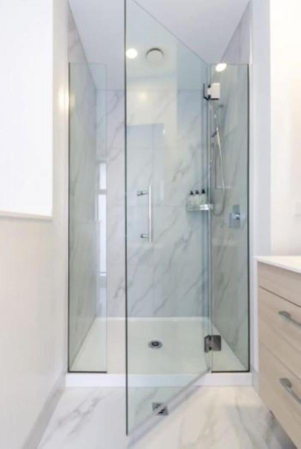 Serenity In The Centre: 2 Bed 2 Bath