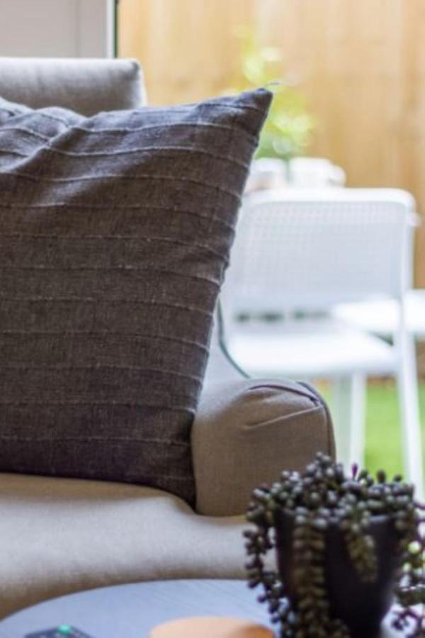 Serenity In The Centre: 2 Bed 2 Bath *