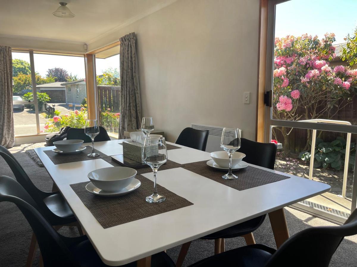 Holiday home Convenient Westfield House 3bedroom 2bath
