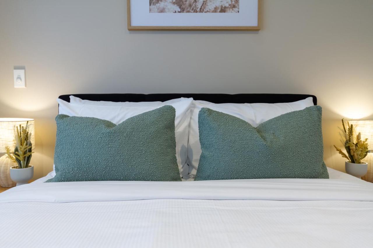 Apartment In The Heart Of It All: 2 Bed Cbd Townhouse Christchurch