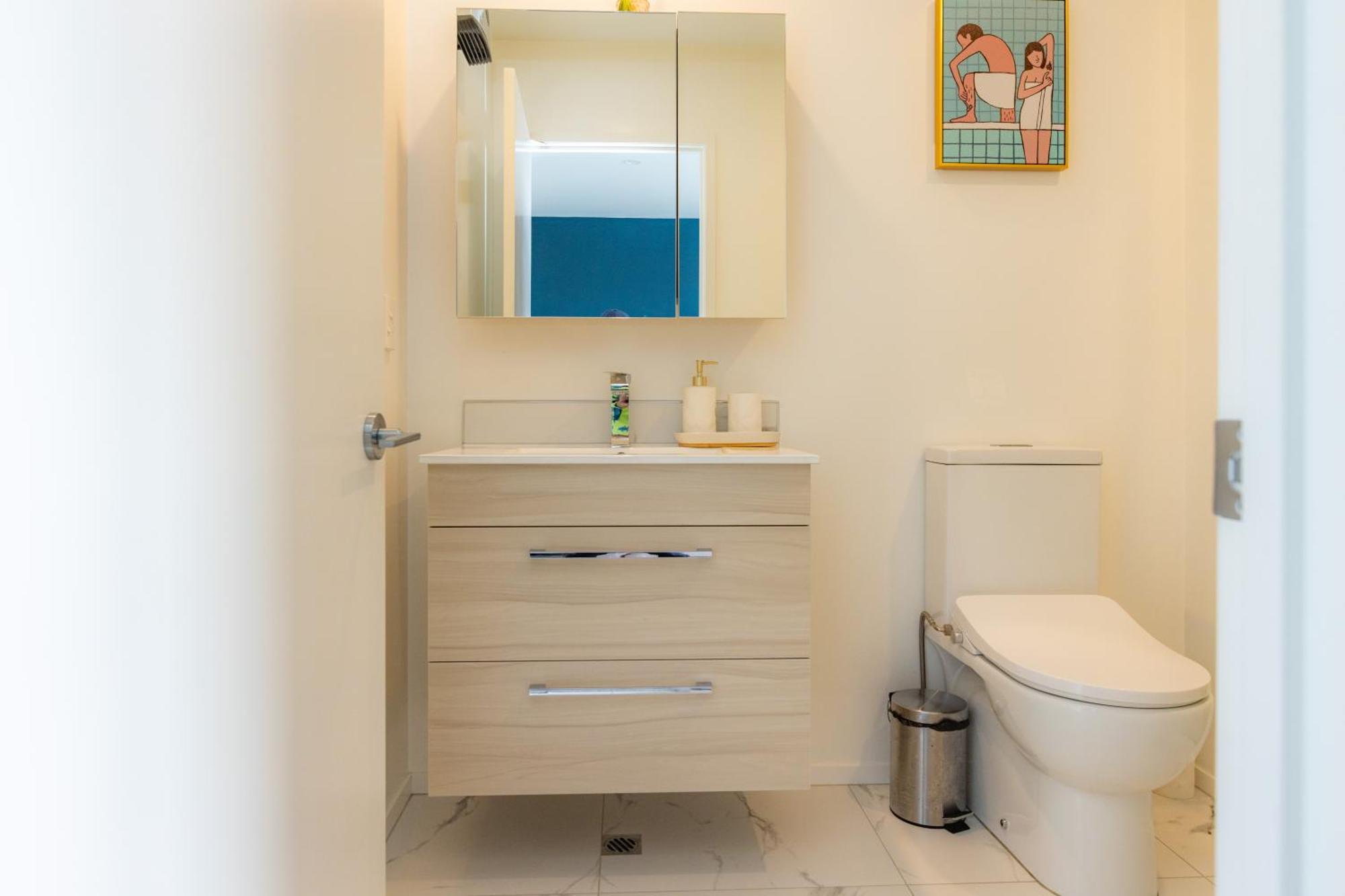 Stylish And Comfort In Cbd Holiday home Christchurch