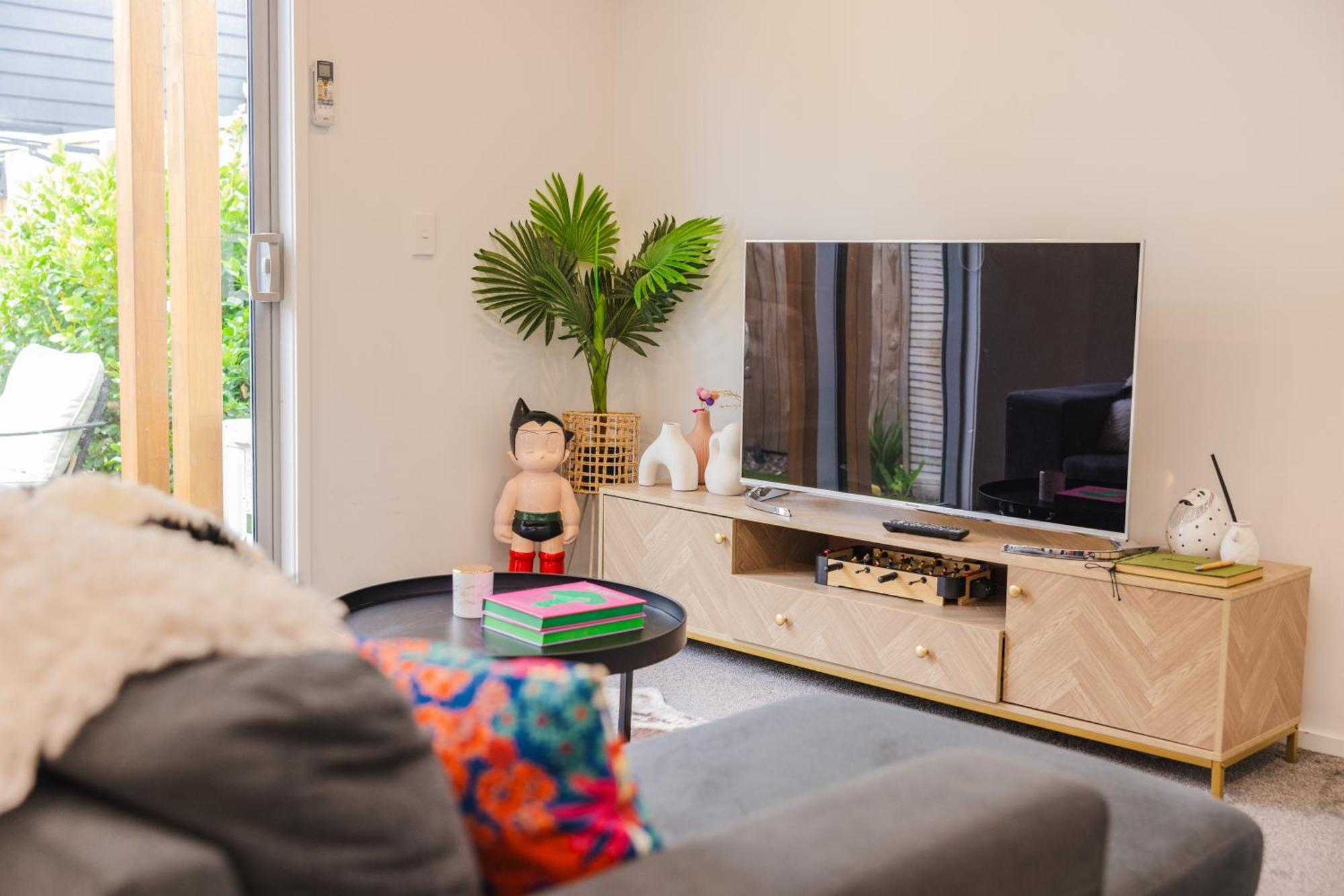 Stylish And Comfort In Cbd Holiday home Christchurch