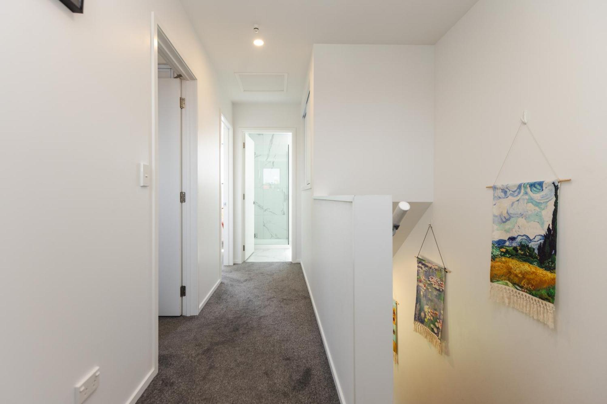 Modern 2 Bedroom By Hagley Park Holiday home *
