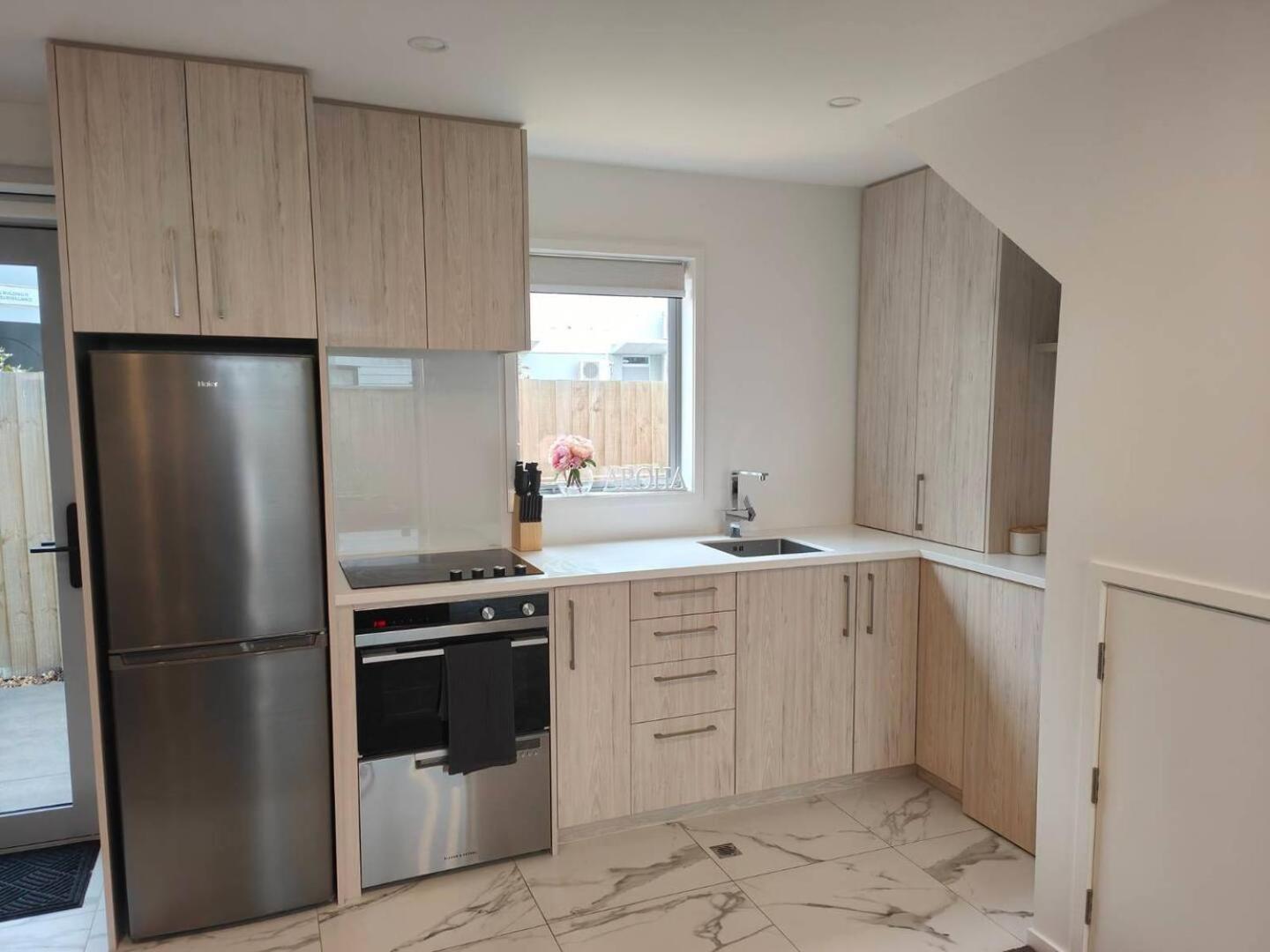Stylish Townhouse In Centre * Christchurch