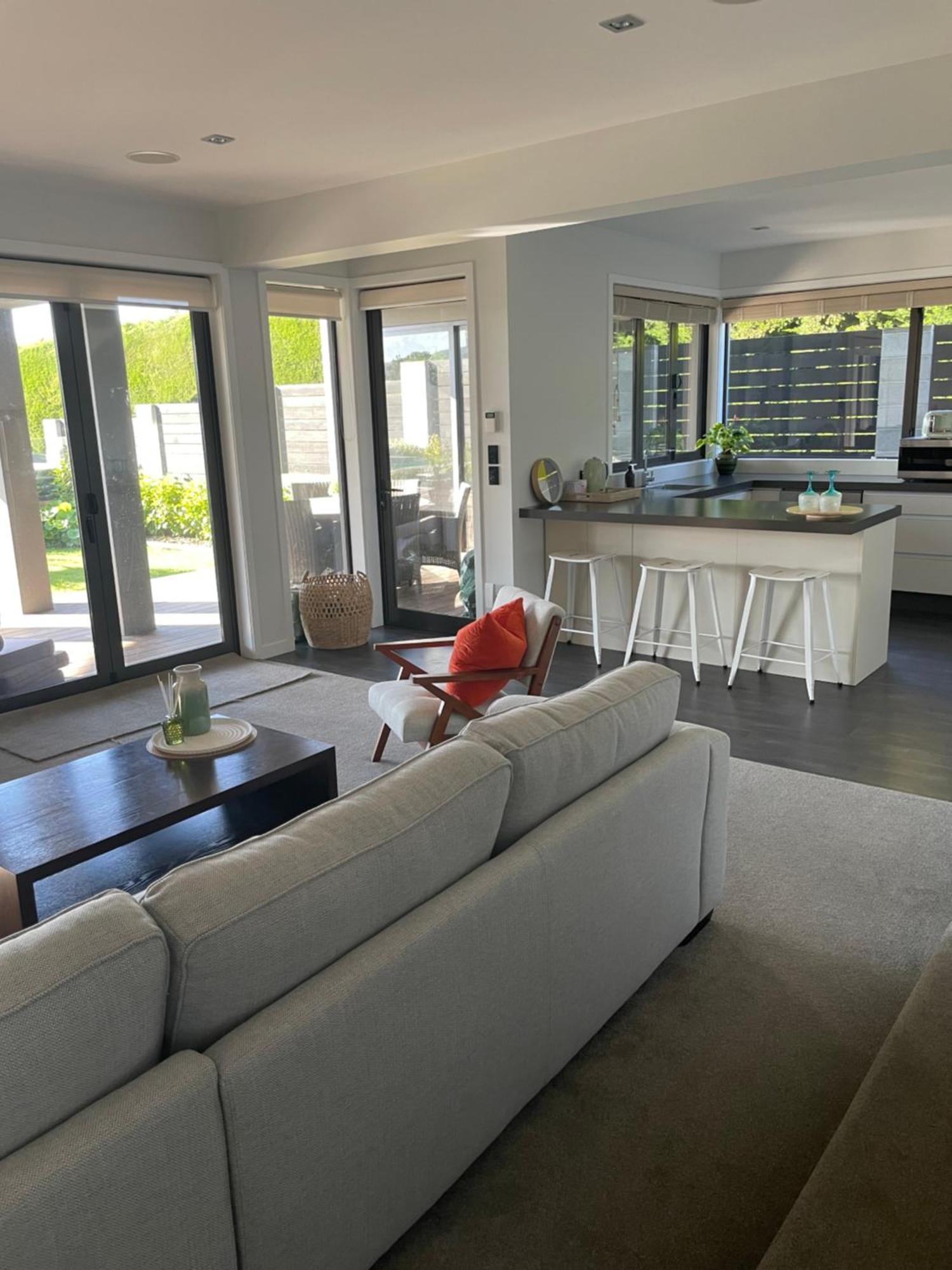 Luxury 2 Bdrm Ground Level With Private Pool Located On Scarborough Hill Sumner Holiday home