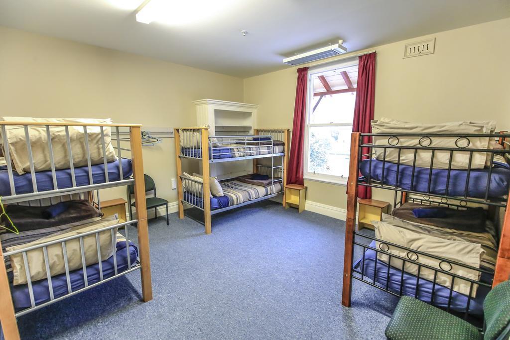 Yha Rolleston House Hostel Christchurch