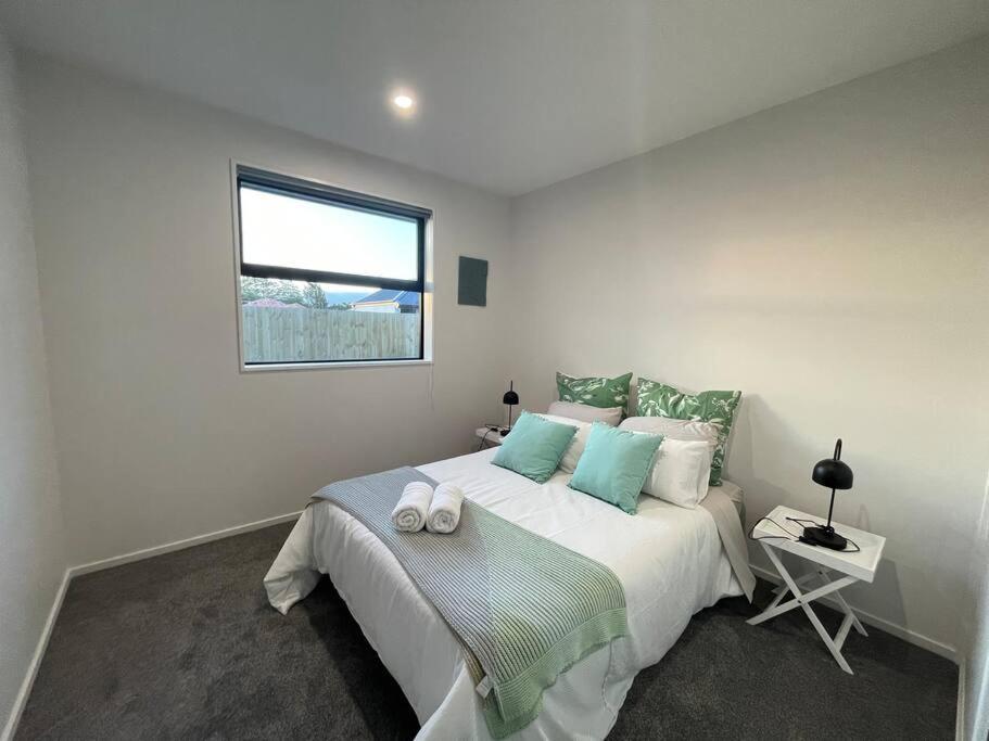 Luxury Brand New 4 Bedroom Family Retreat *