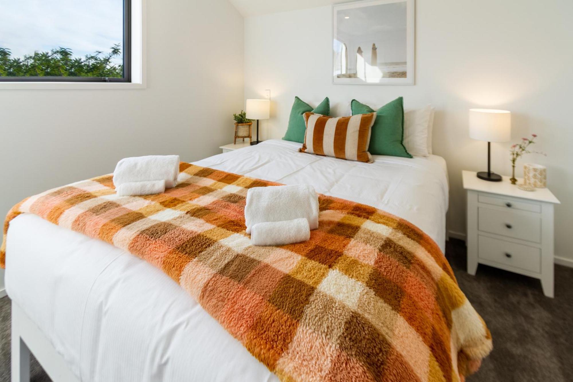 2 Bed Escape, Heart Of Riccarton W/carpark