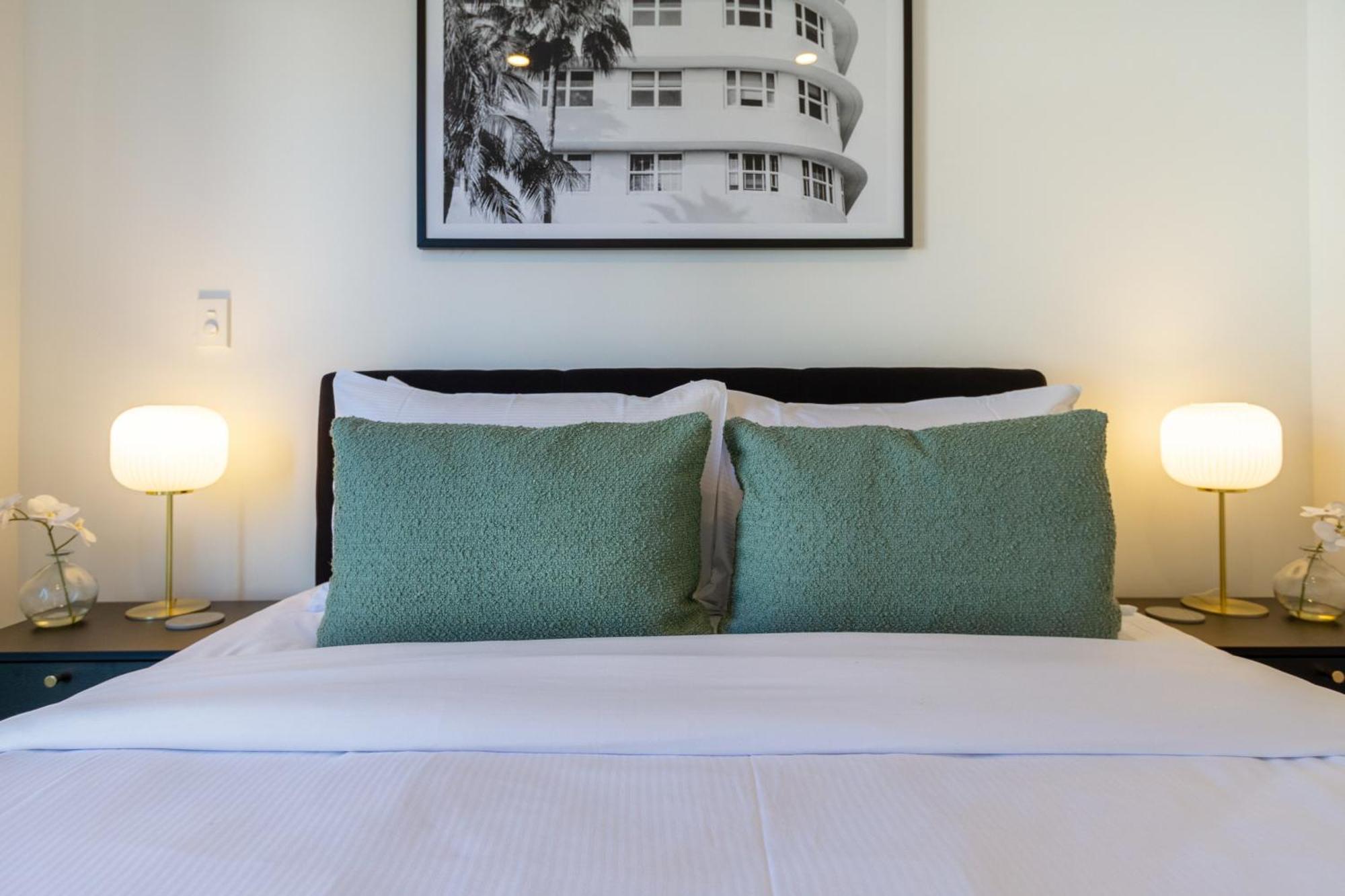 Executive Hideaway 5 Mins To Hagley Park Riverside 4 Beds 4 Bath Christchurch