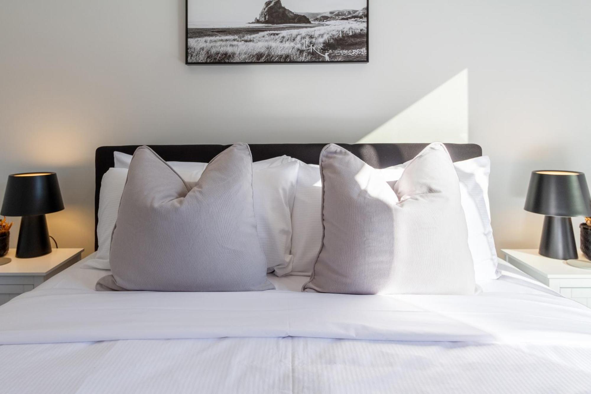 Executive Hideaway 5 Mins To Hagley Park Riverside 4 Beds 4 Bath Christchurch