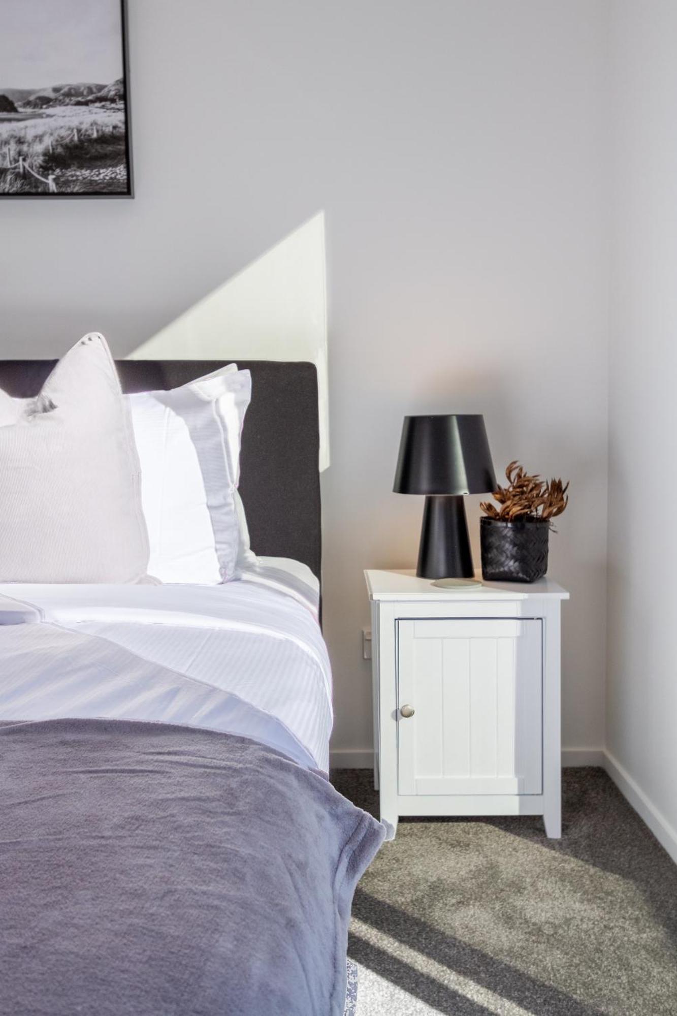 Apartment Executive Hideaway 5 Mins To Hagley Park Riverside 4 Beds 4 Bath