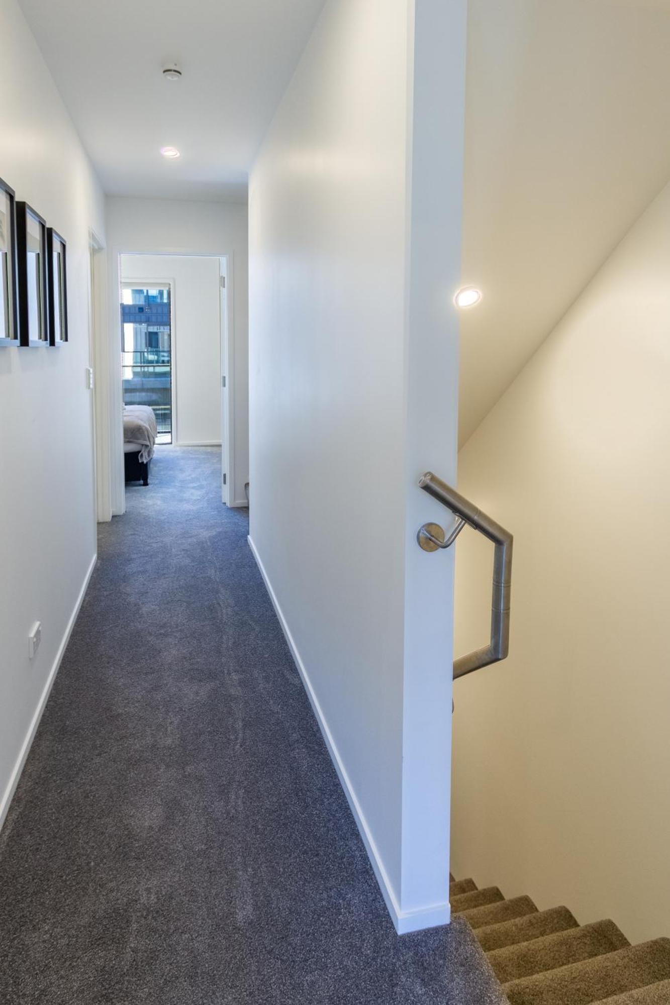 Executive Hideaway 5 Mins To Hagley Park Riverside 4 Beds 4 Bath Apartment Christchurch