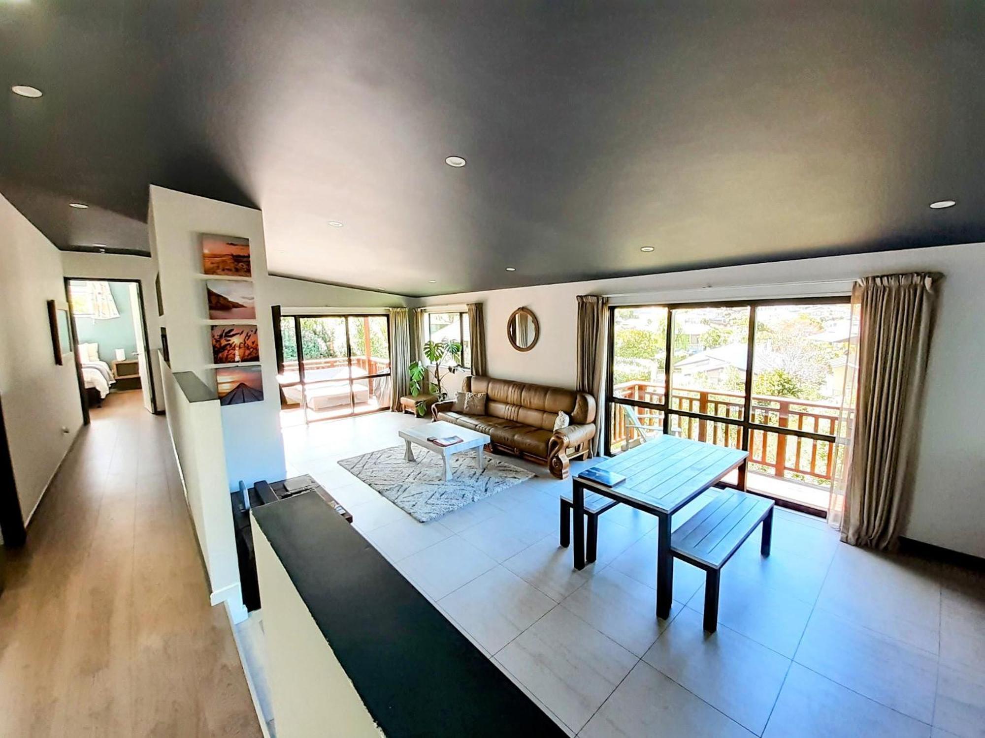 Panoramic Views From Spacious New House * Christchurch