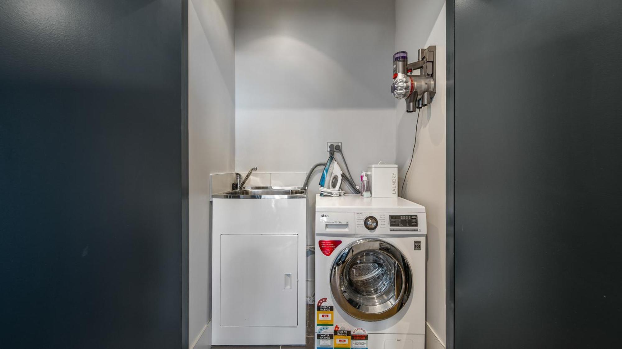 Cbd Loft Style With Free Valet Parking Christchurch