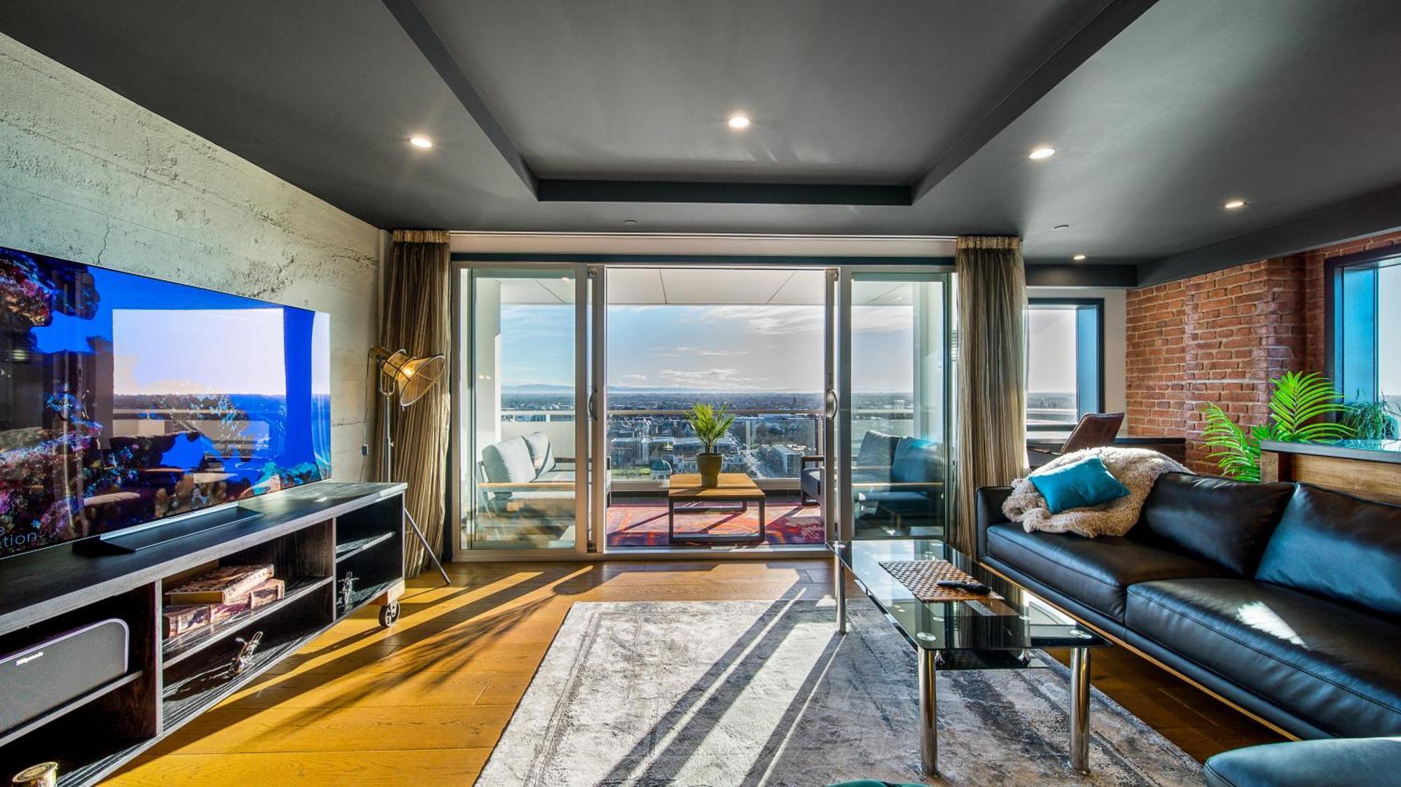 Cbd Loft Style With Free Valet Parking