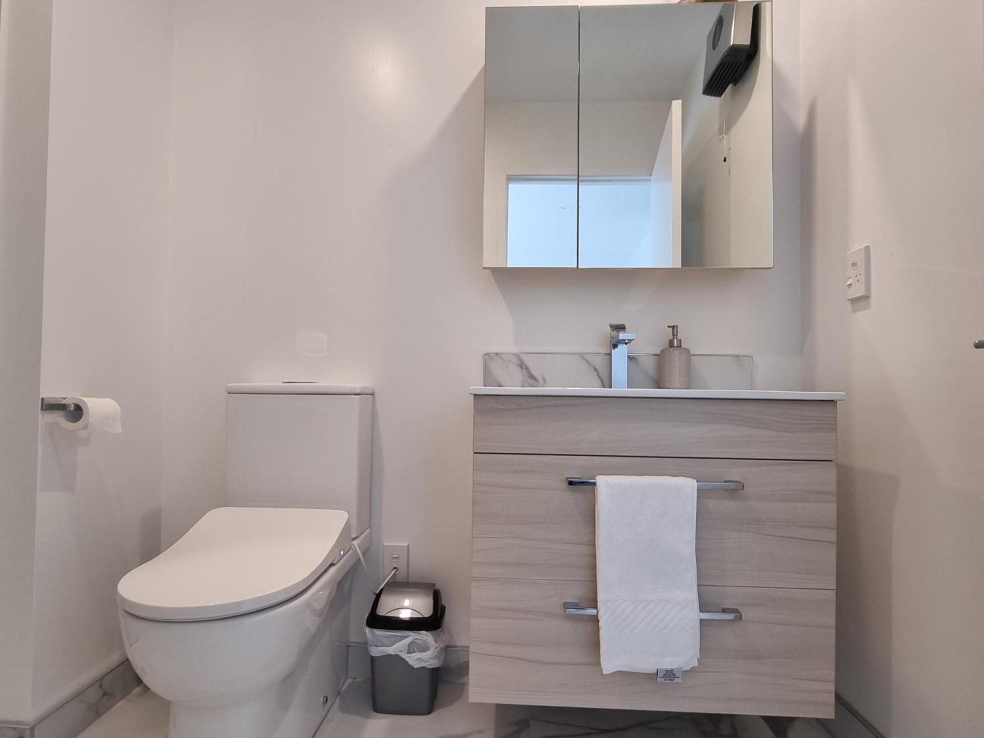 2brm 2bth Townhouse Free Carpark * Christchurch