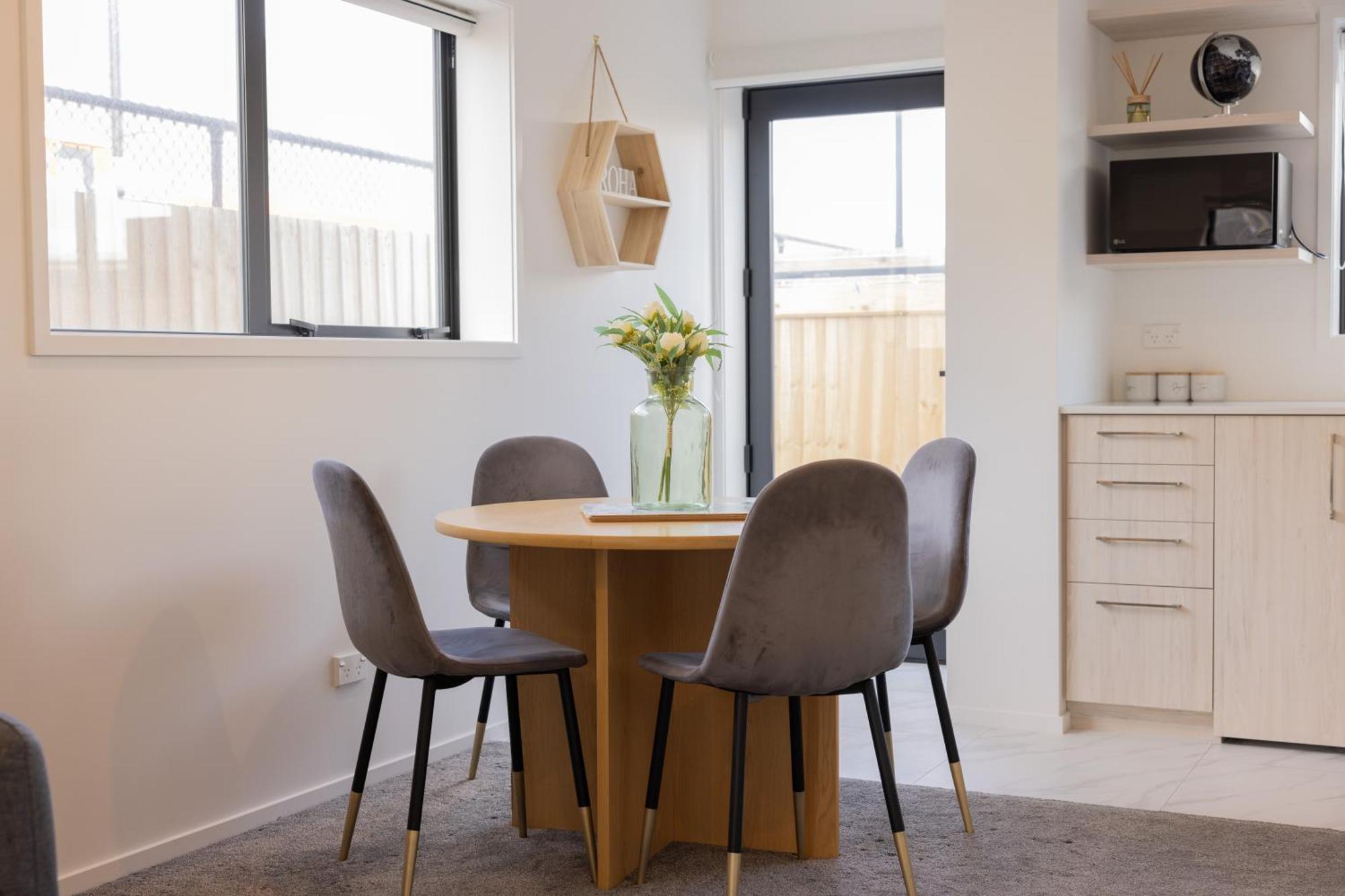 Luxury 2 Bedroom Townhouse By Hagley Park In Cbd Holiday home Christchurch
