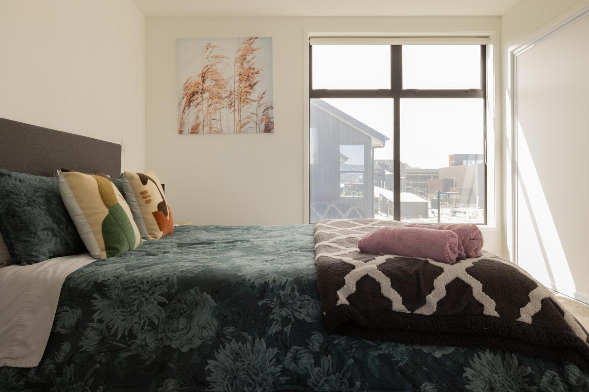 Luxury 2 Bedroom Townhouse By Hagley Park In Cbd Holiday home