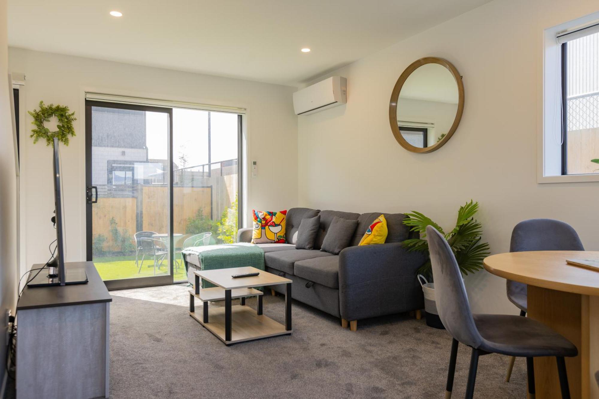 Luxury 2 Bedroom Townhouse By Hagley Park In Cbd Holiday home Christchurch