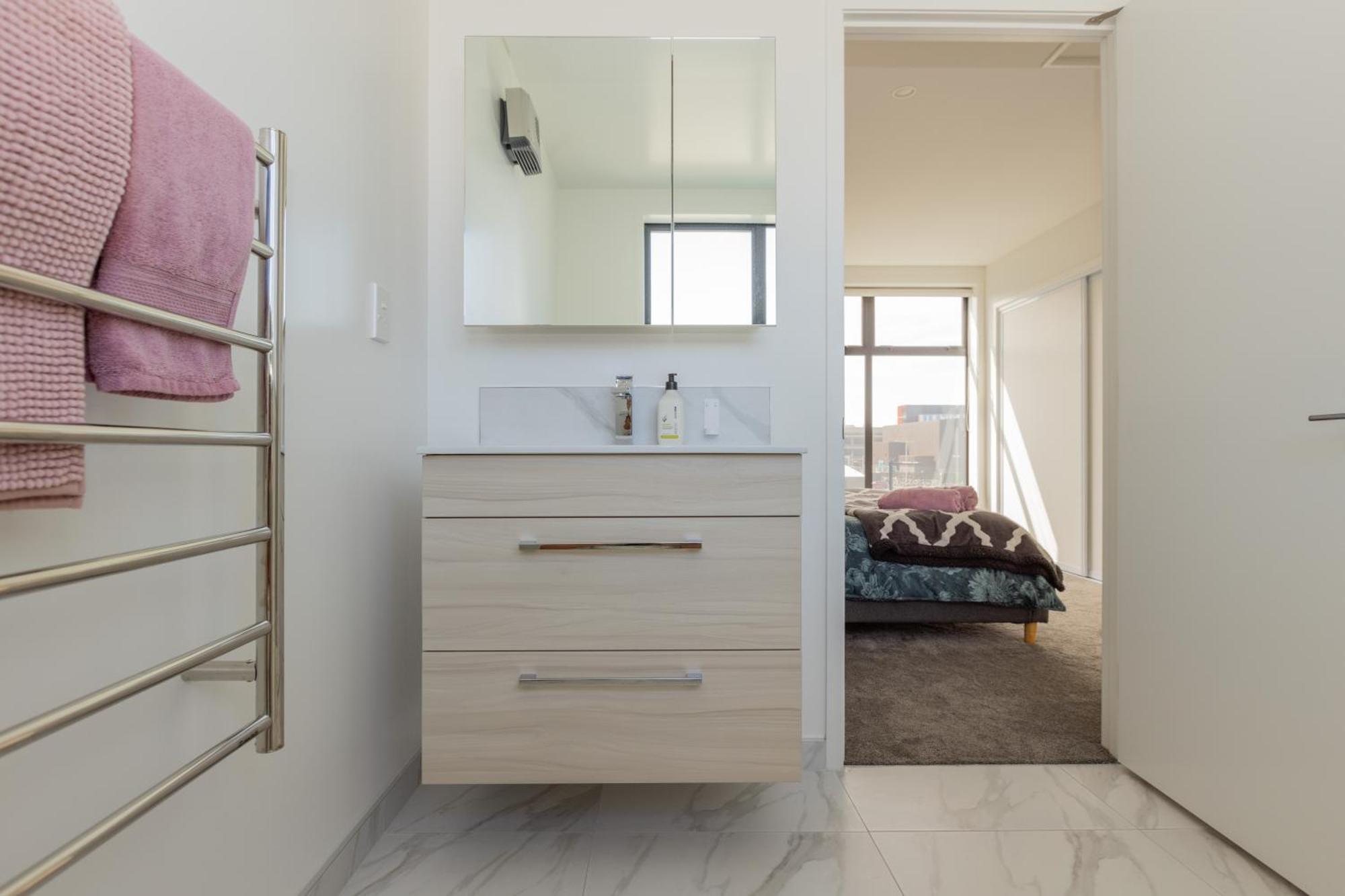Luxury 2 Bedroom Townhouse By Hagley Park In Cbd Holiday home *