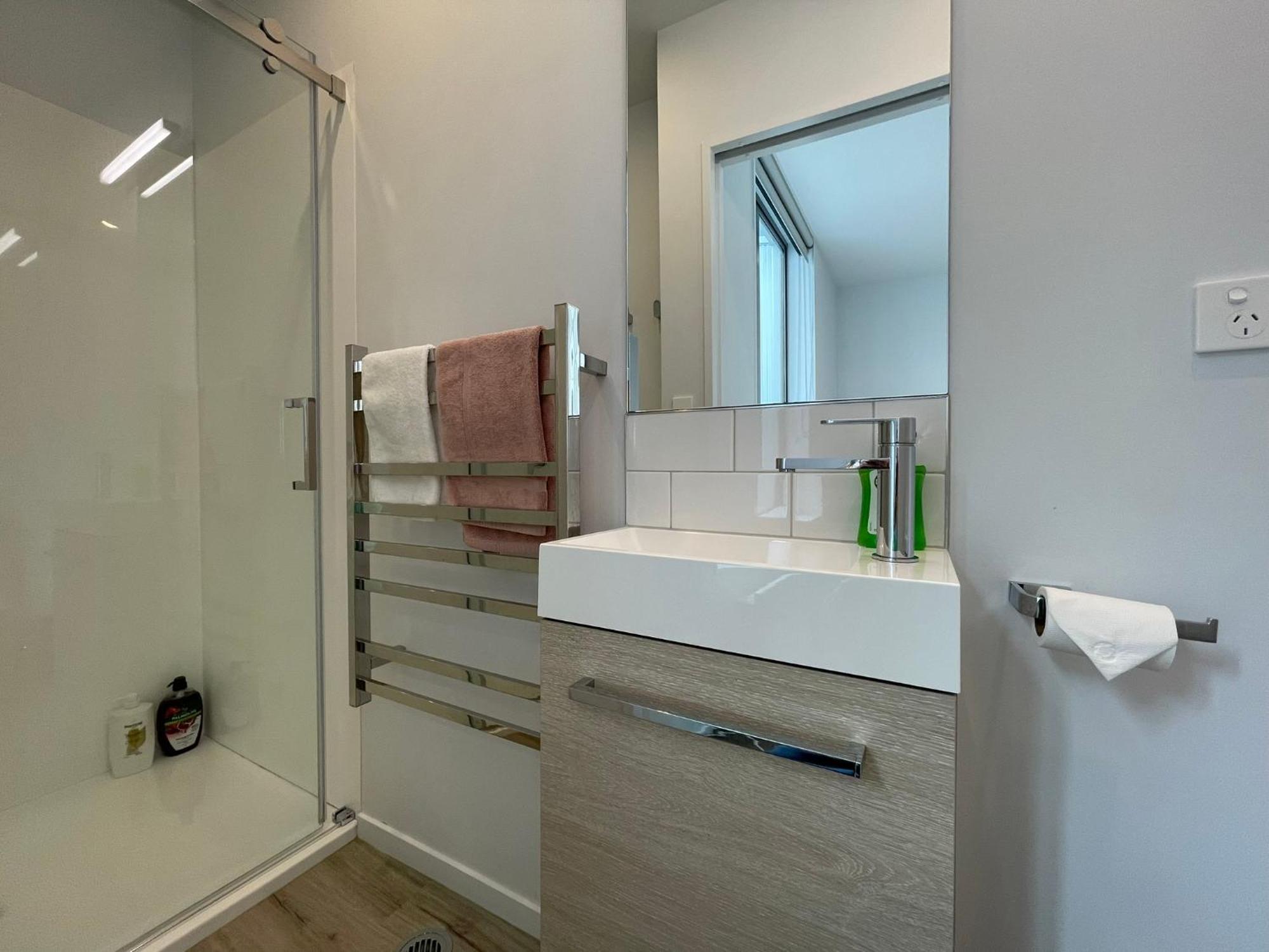 Apartment Convenience With Free Parking Christchurch