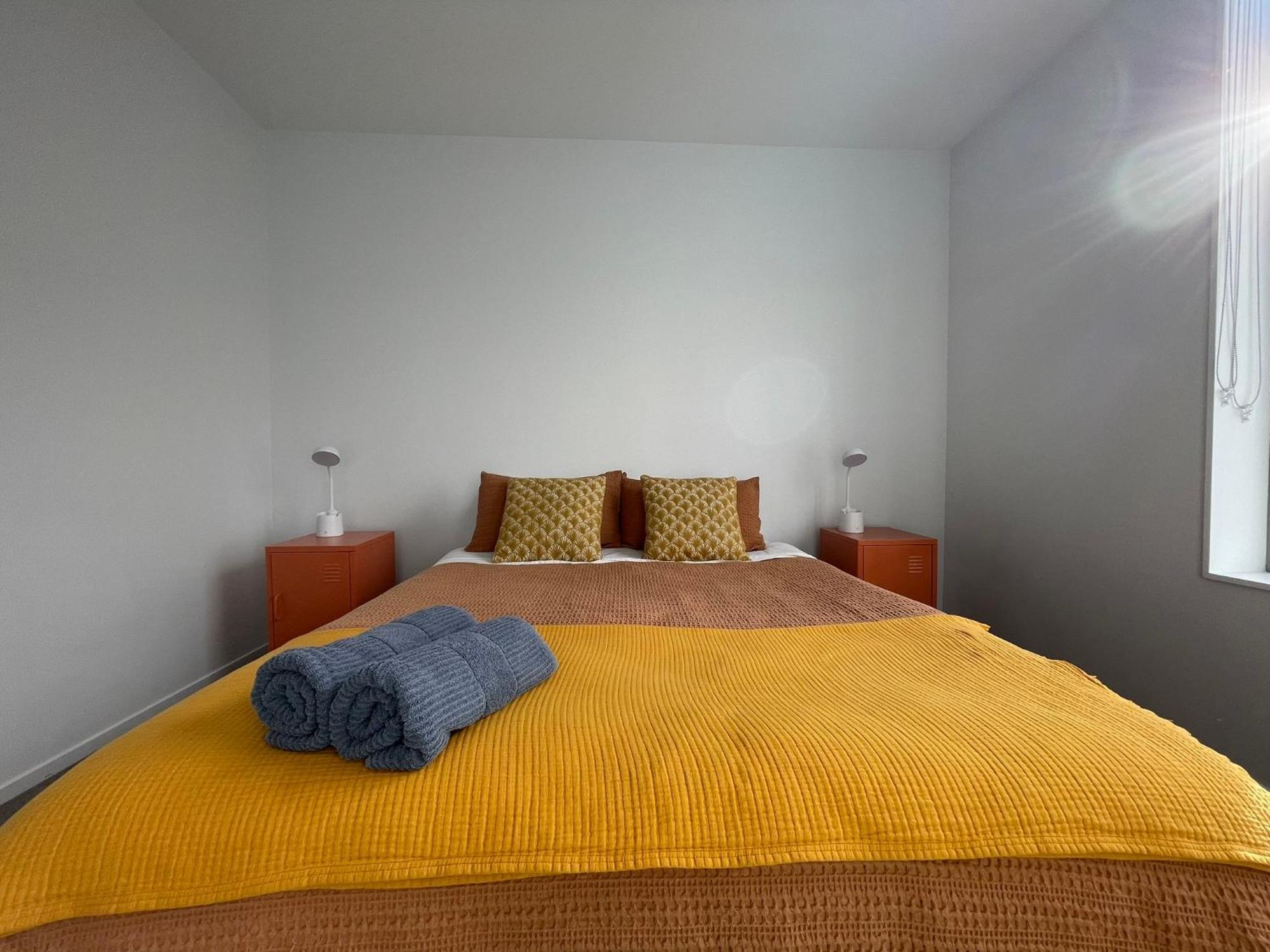 Convenience With Free Parking Apartment Christchurch