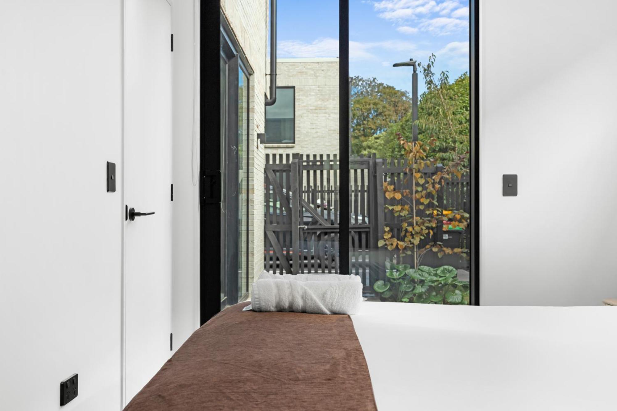 Luxurious Retreat 3 Bed 3 Bath Near Cbd Apartment