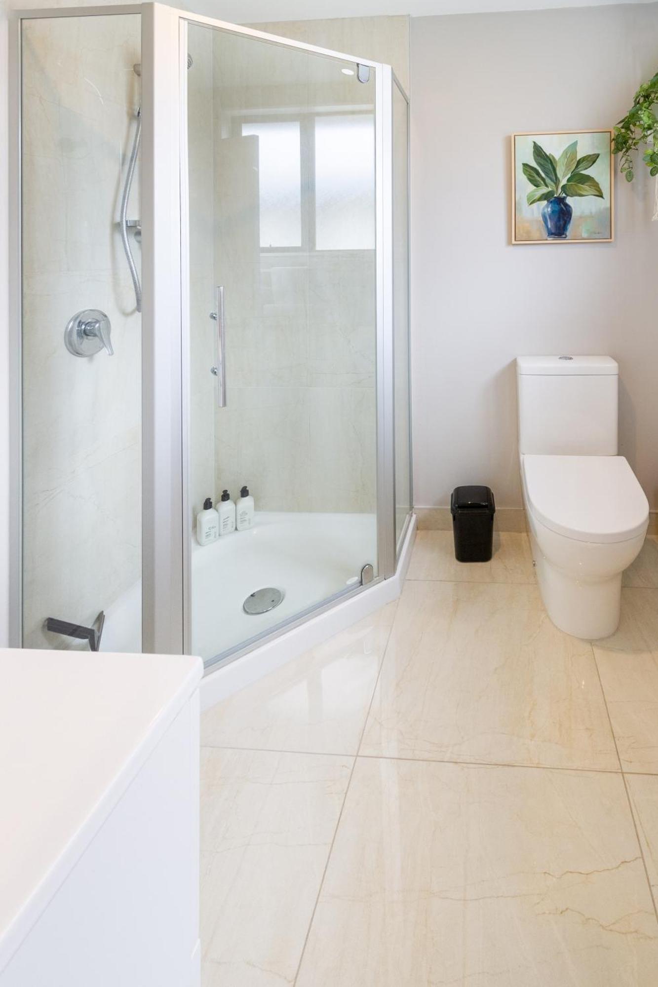 Latimer Square Luxe: 1br W/ Sofa Bed Apartment Christchurch