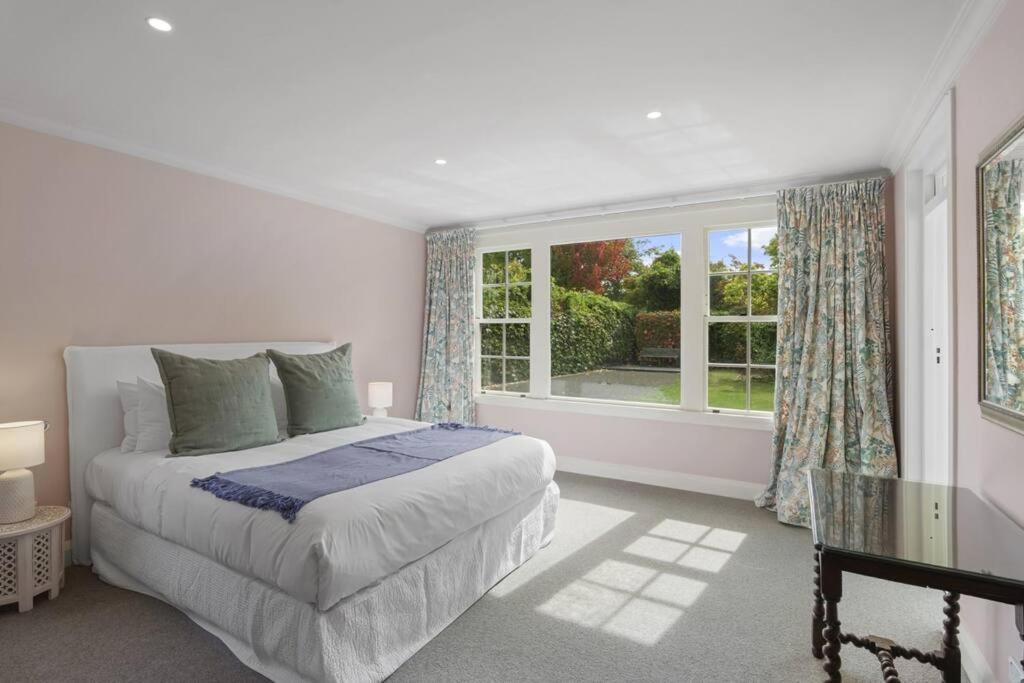 Parkside Oasis - Merivale Holiday home