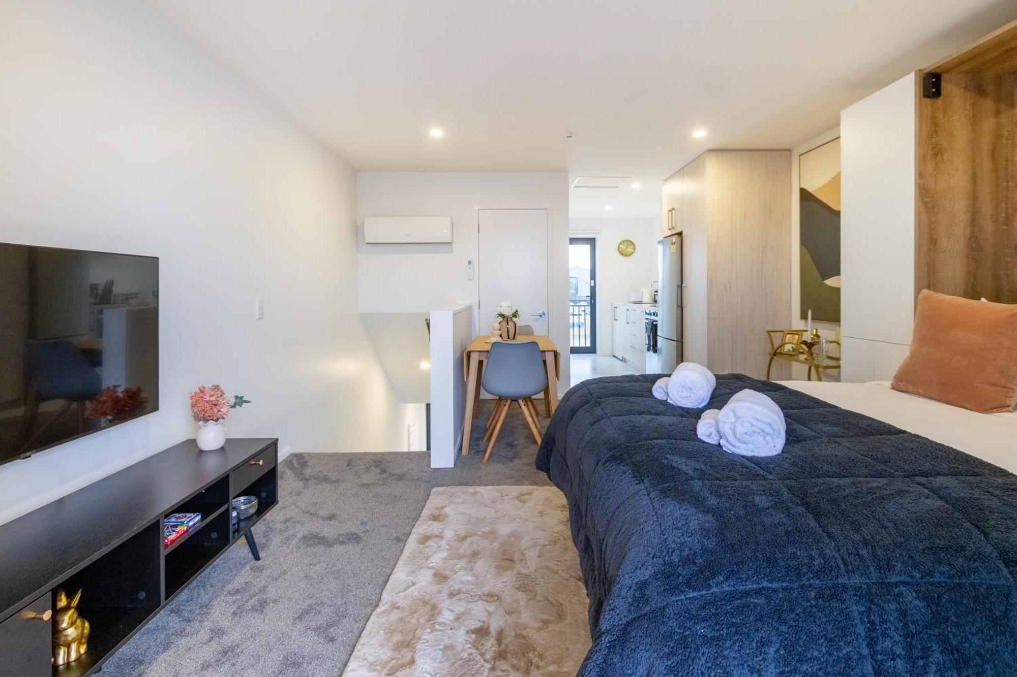 Apartment Urban Retreat At 8 Wilmer: Upper Level Gem