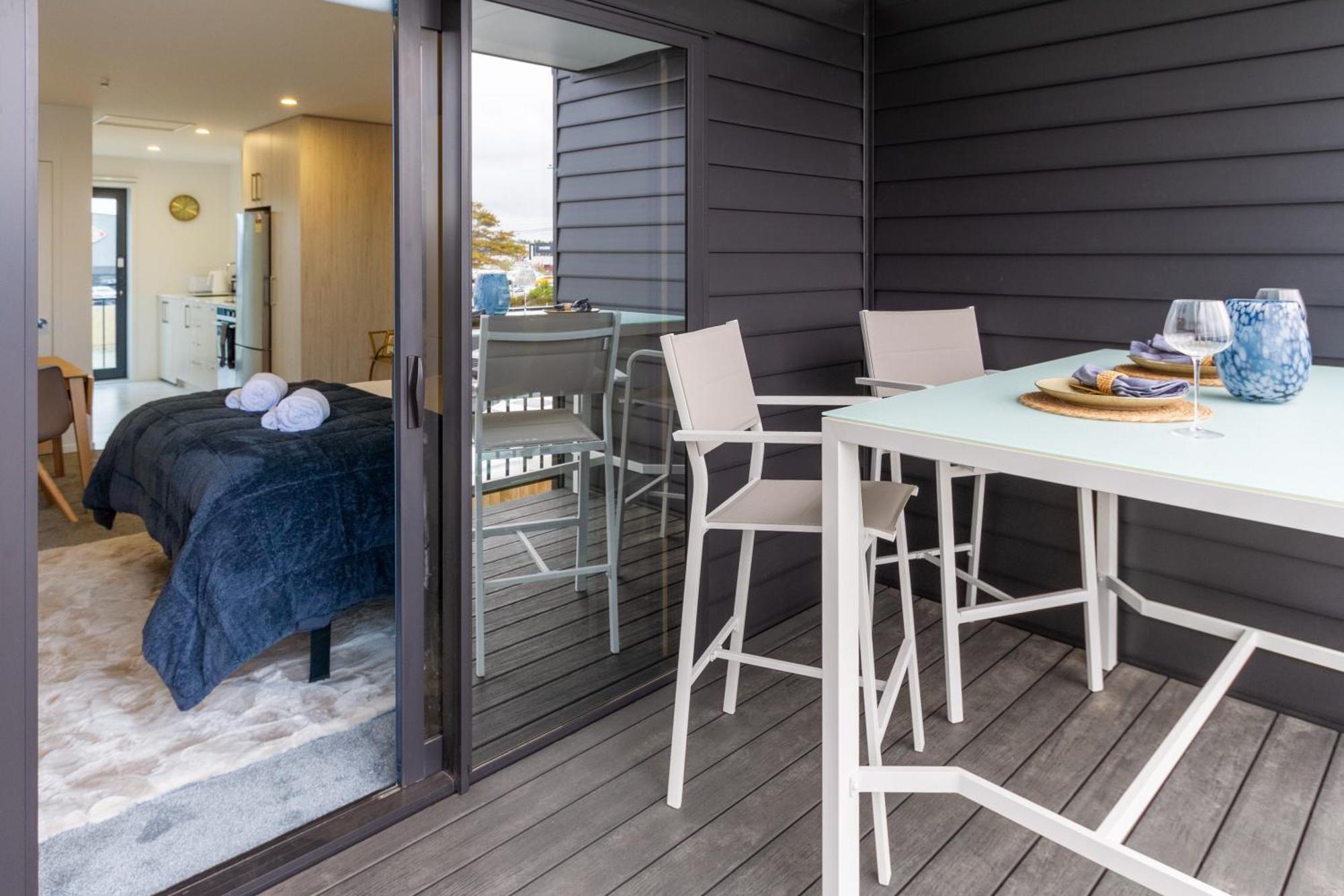 Apartment Urban Retreat At 8 Wilmer: Upper Level Gem *