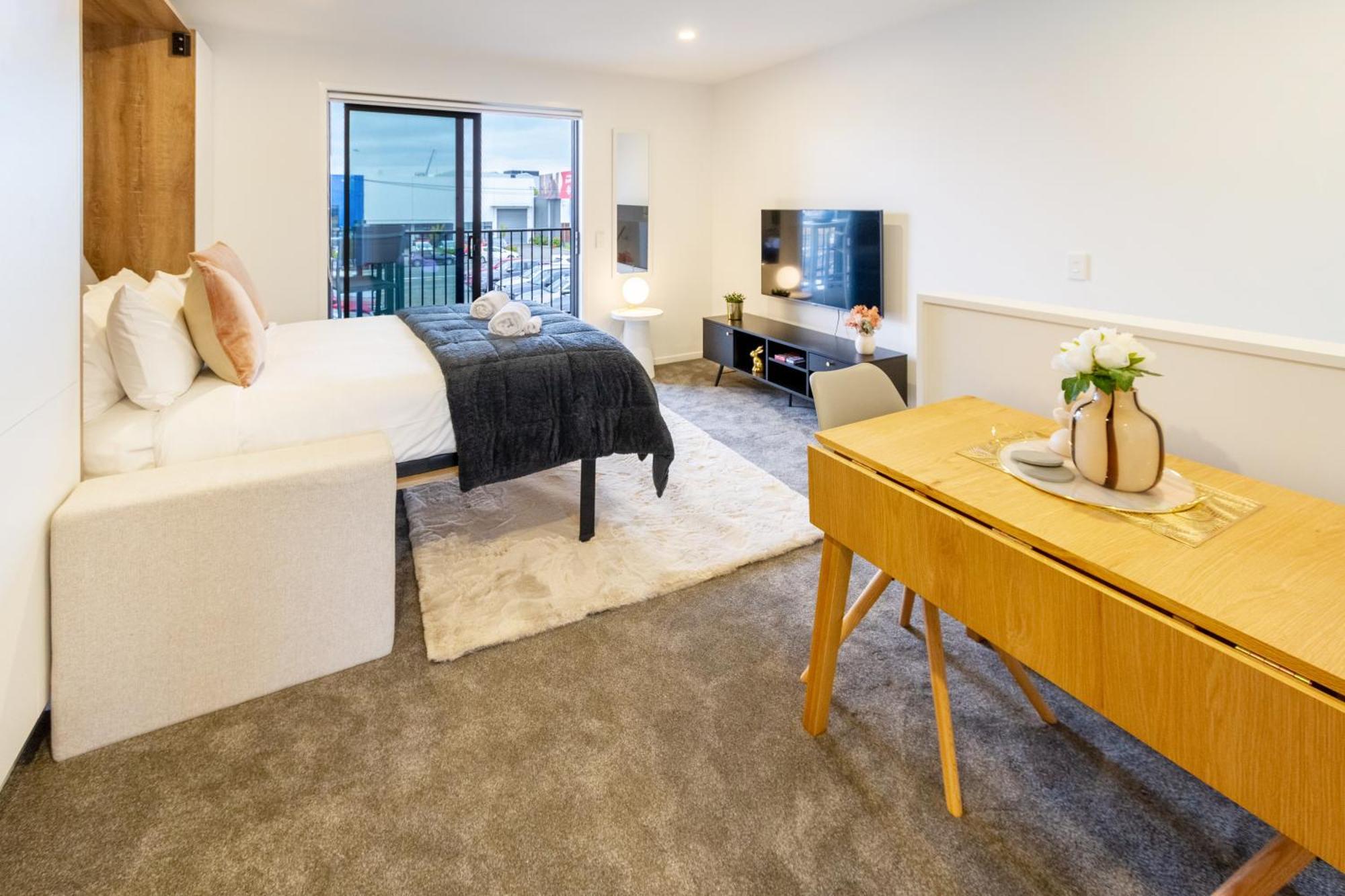 Urban Retreat At 8 Wilmer: Upper Level Gem