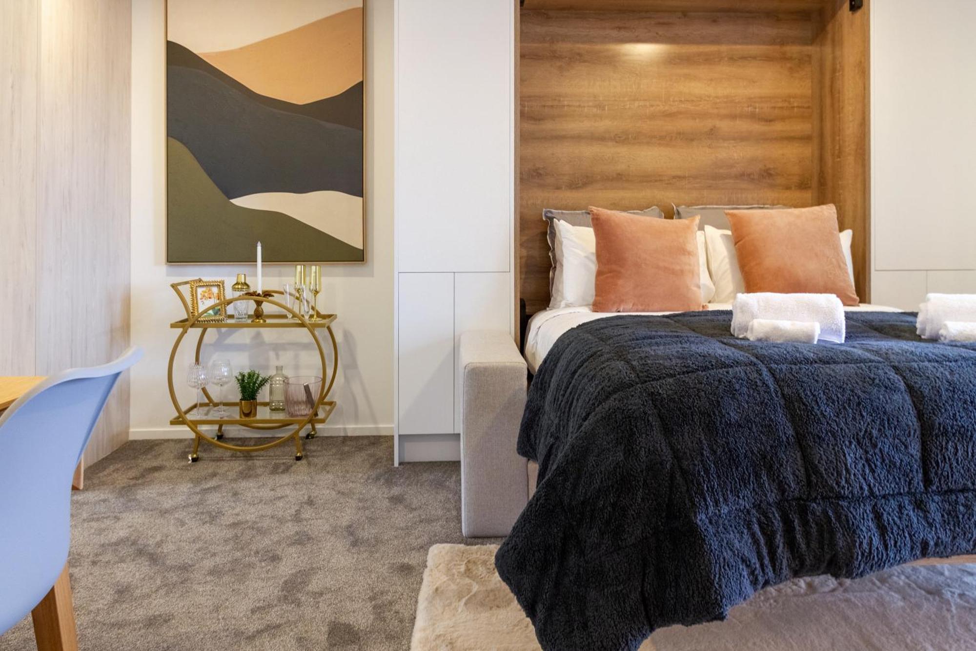Urban Retreat At 8 Wilmer: Upper Level Gem