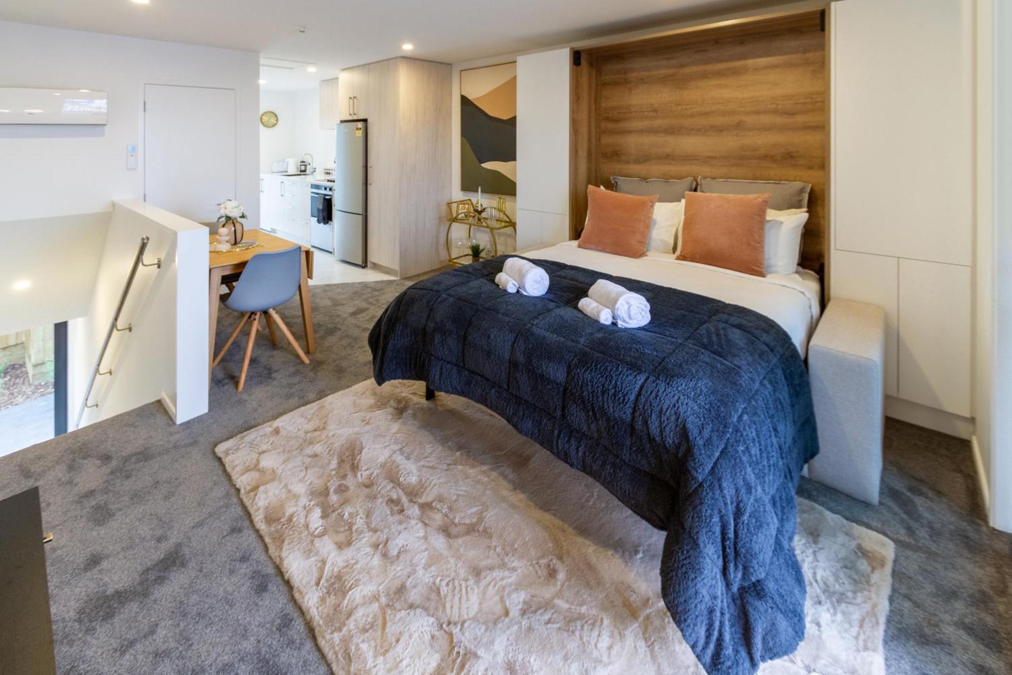 Apartment Urban Retreat At 8 Wilmer: Upper Level Gem