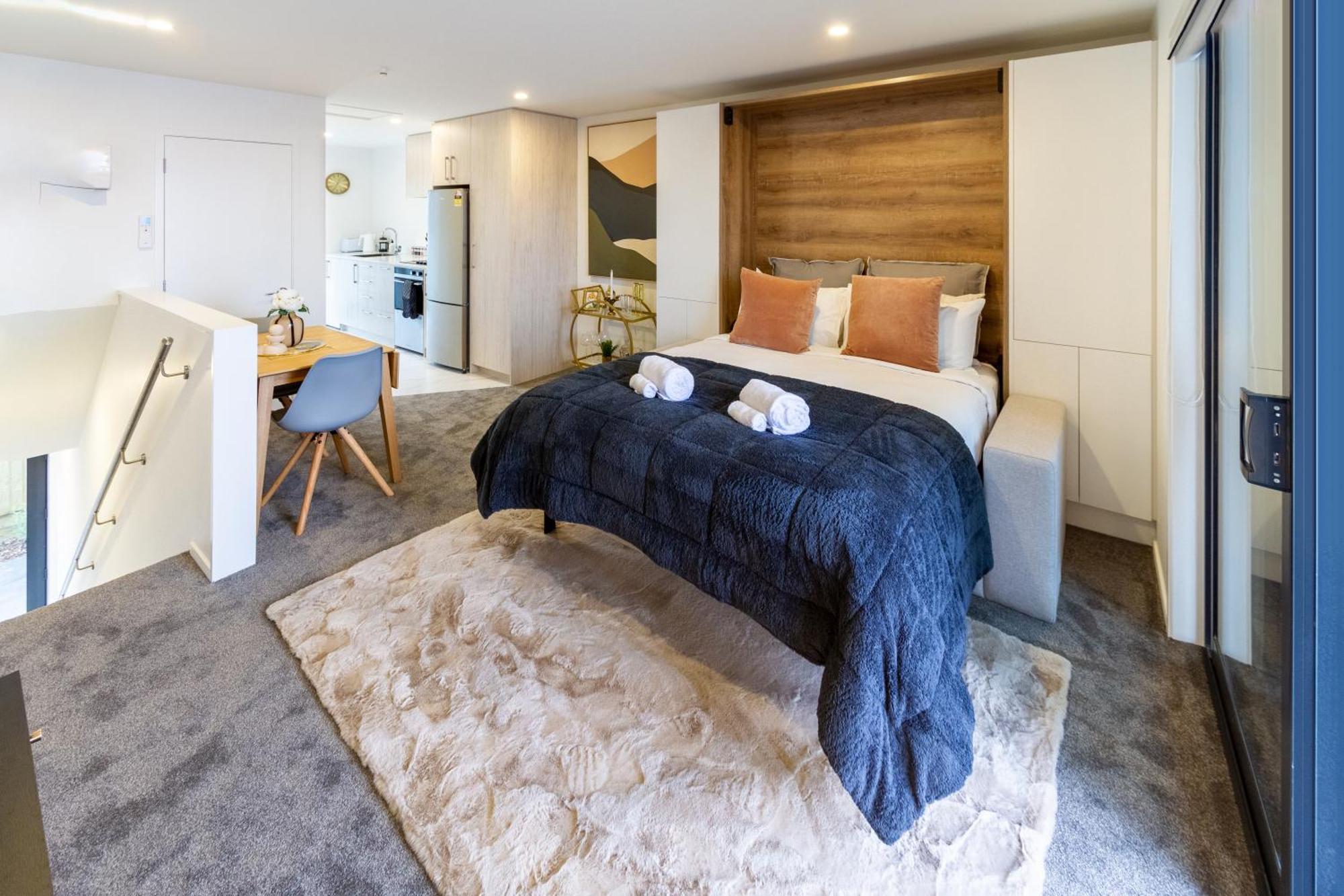 Urban Retreat At 8 Wilmer: Upper Level Gem