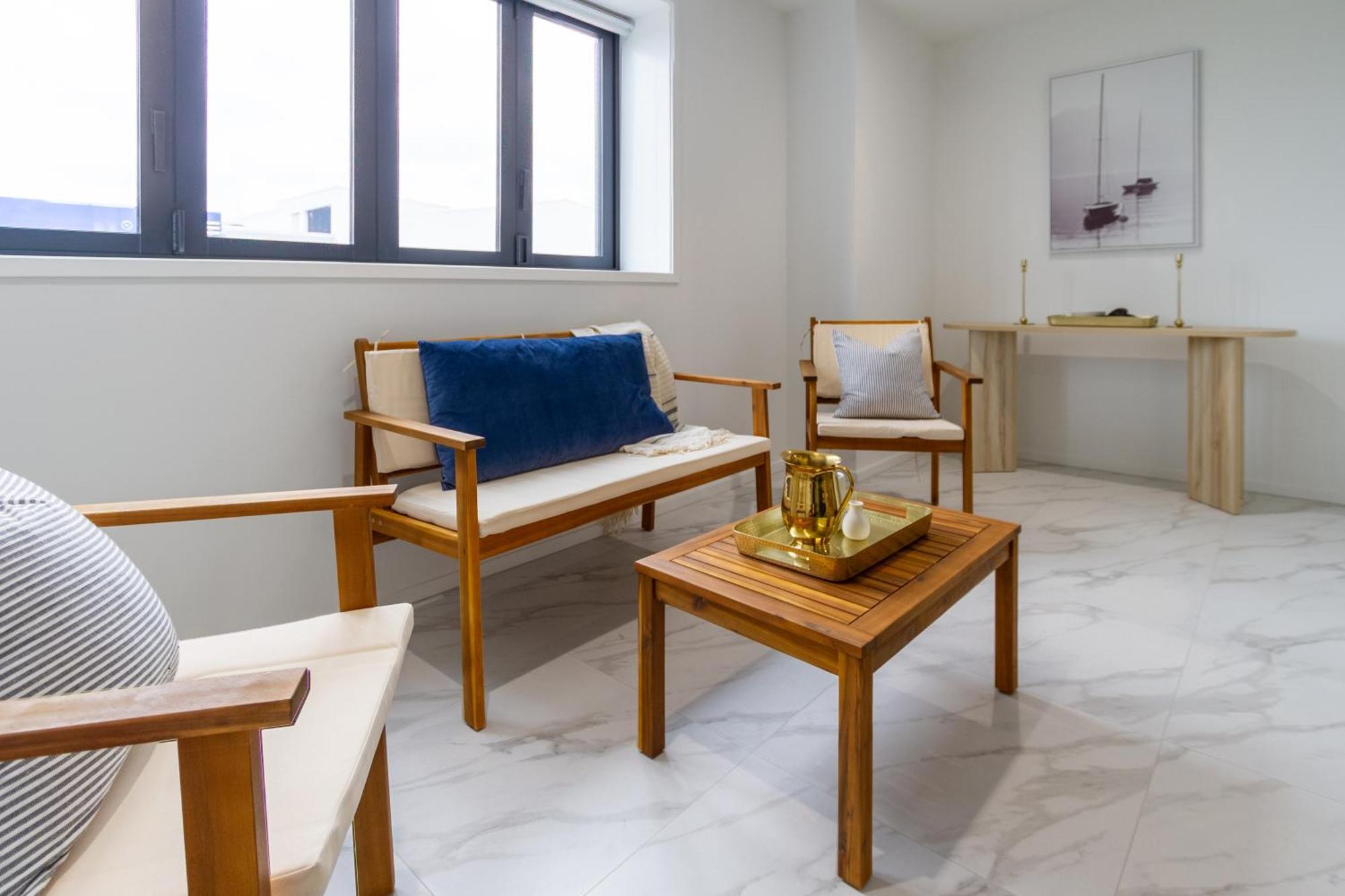 Apartment Greek Island Inspired 2 Bed 1 Bath Townhouse