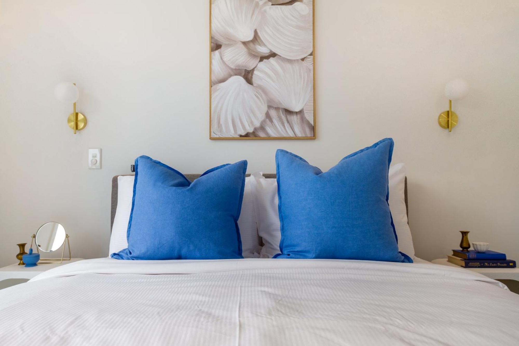 Greek Island Inspired 2 Bed 1 Bath Townhouse Christchurch
