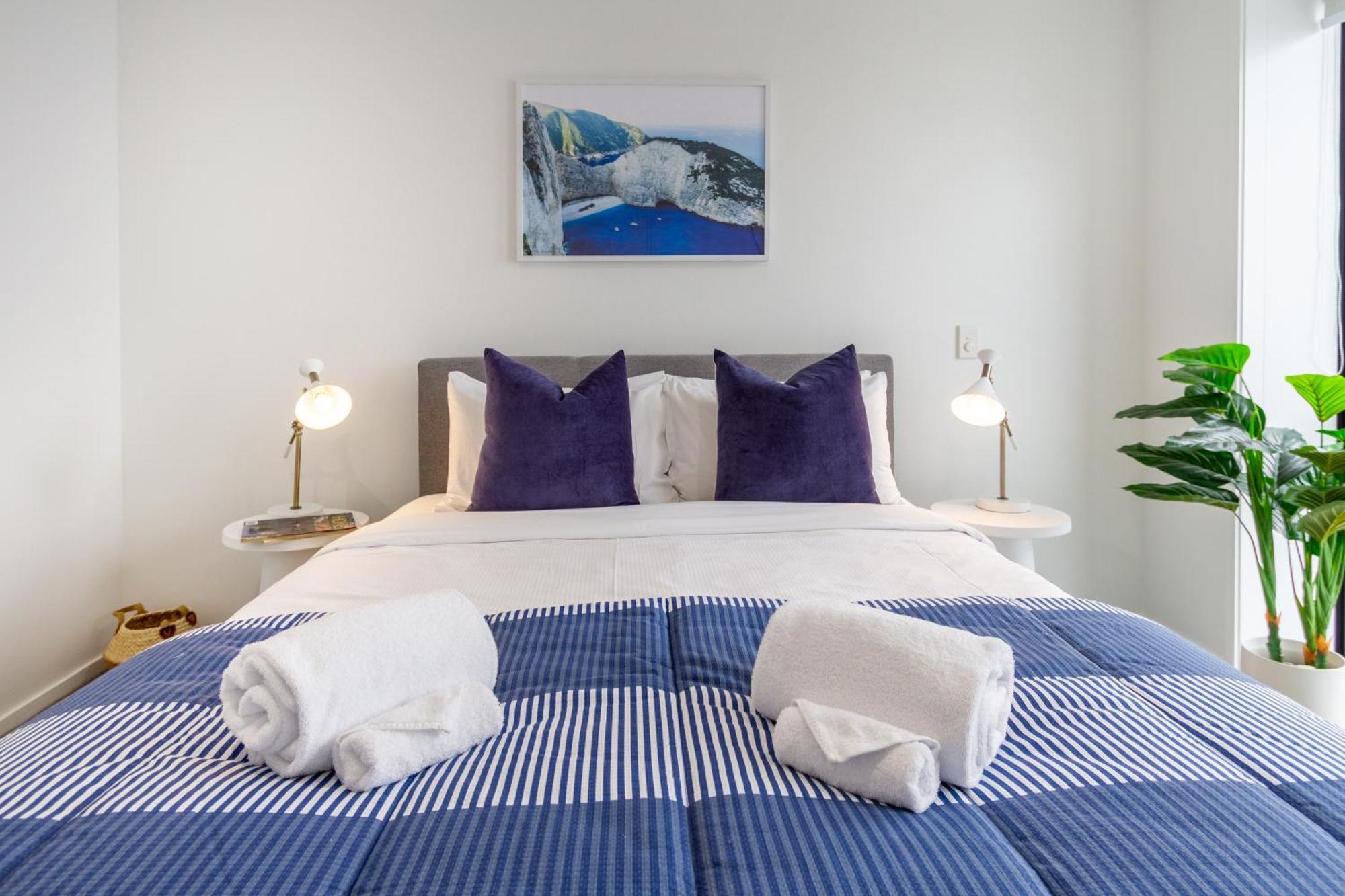 Apartment Greek Island Inspired 2 Bed 1 Bath Townhouse Christchurch