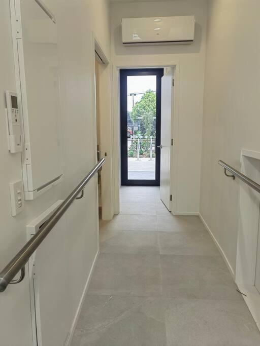 Nestle Pay A Free Carpark Brand-new Unit In Chch Cdb Apartment