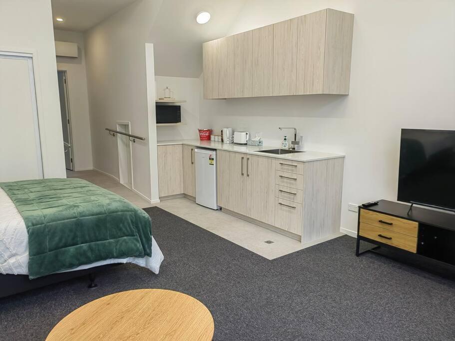 Nestle Pay A Free Carpark Brand-new Unit In Chch Cdb * Christchurch