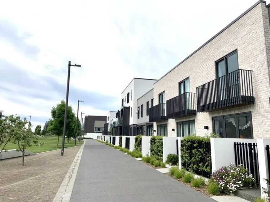 Apartment Cbd Parkside Oasis With Free Parking *
