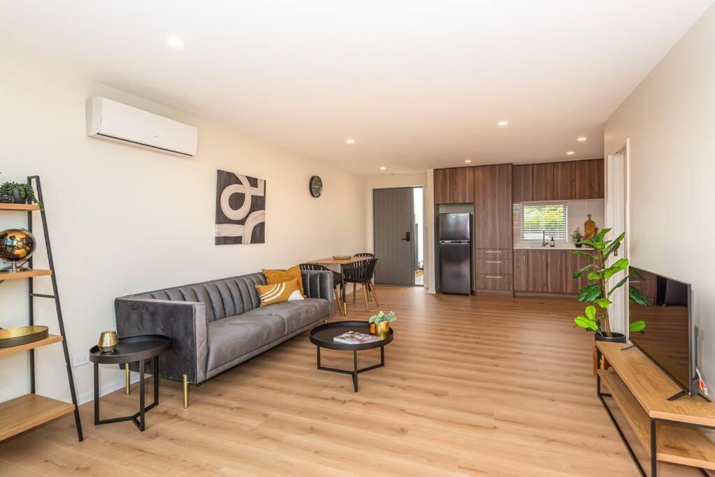 Apartment Hop, Skip, Jump To The ! Christchurch