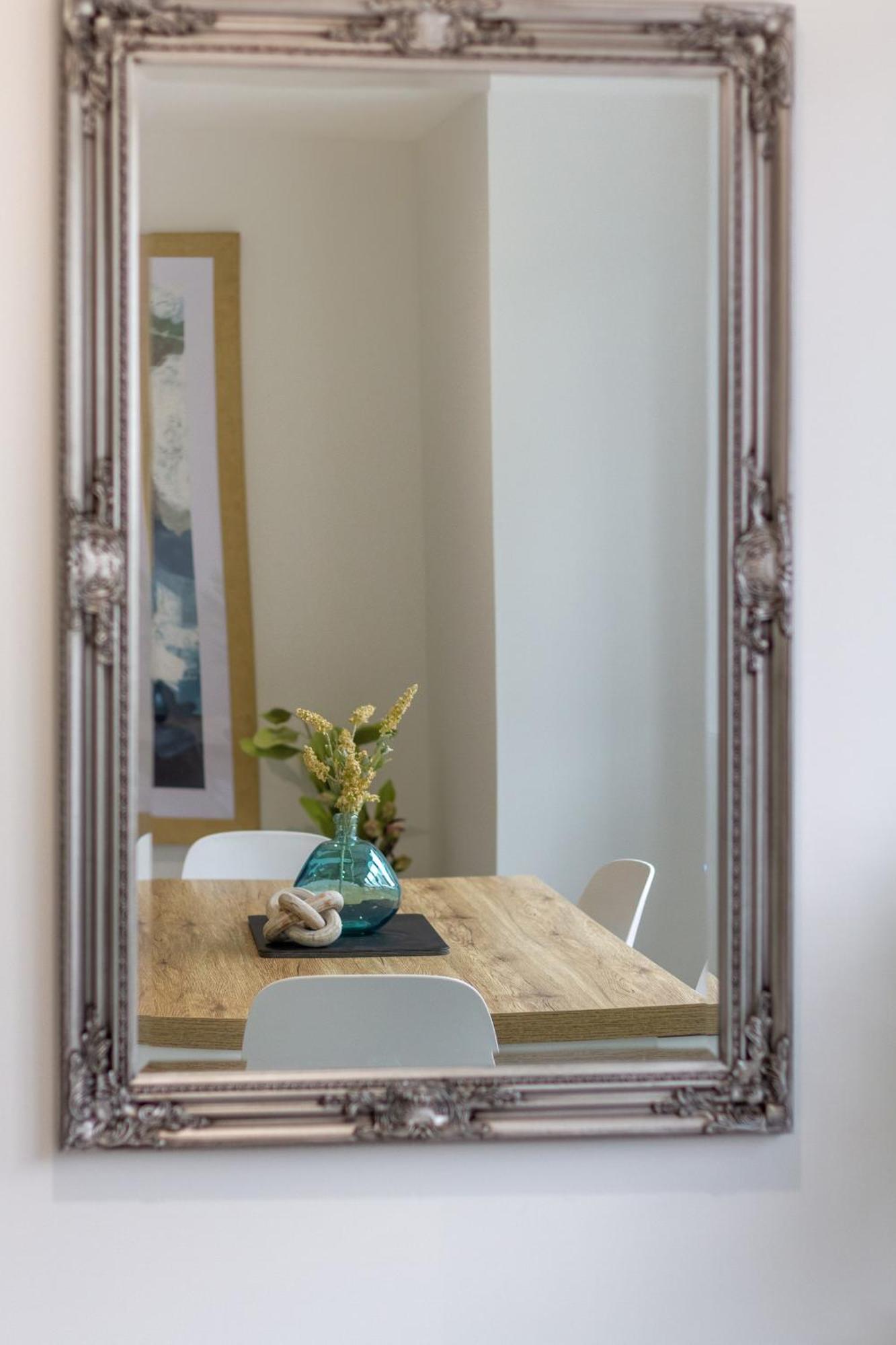 Style Meets Comfort 2 Bed Chch Cbd Apartment