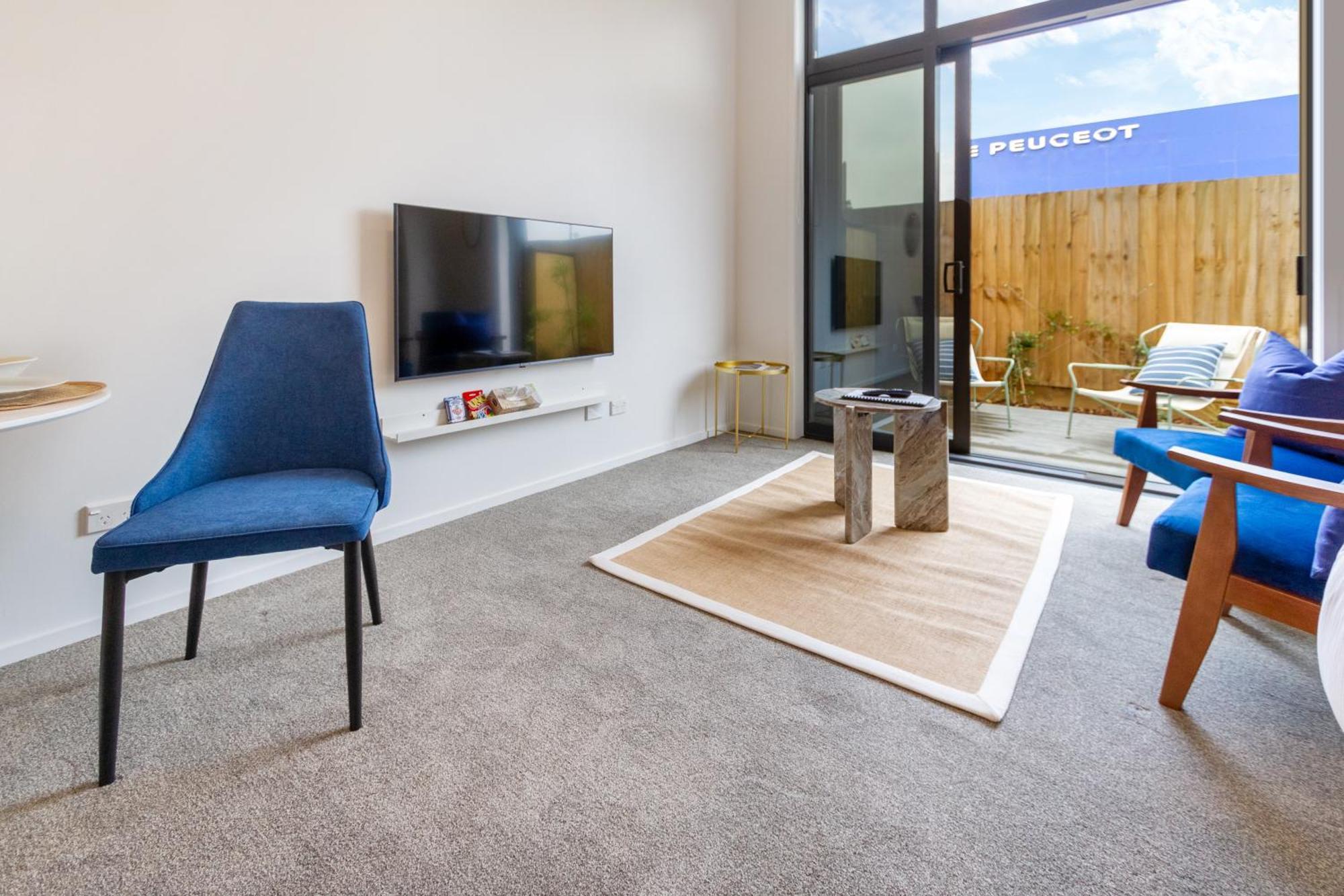 Santorini Style 1br Apartment Christchurch