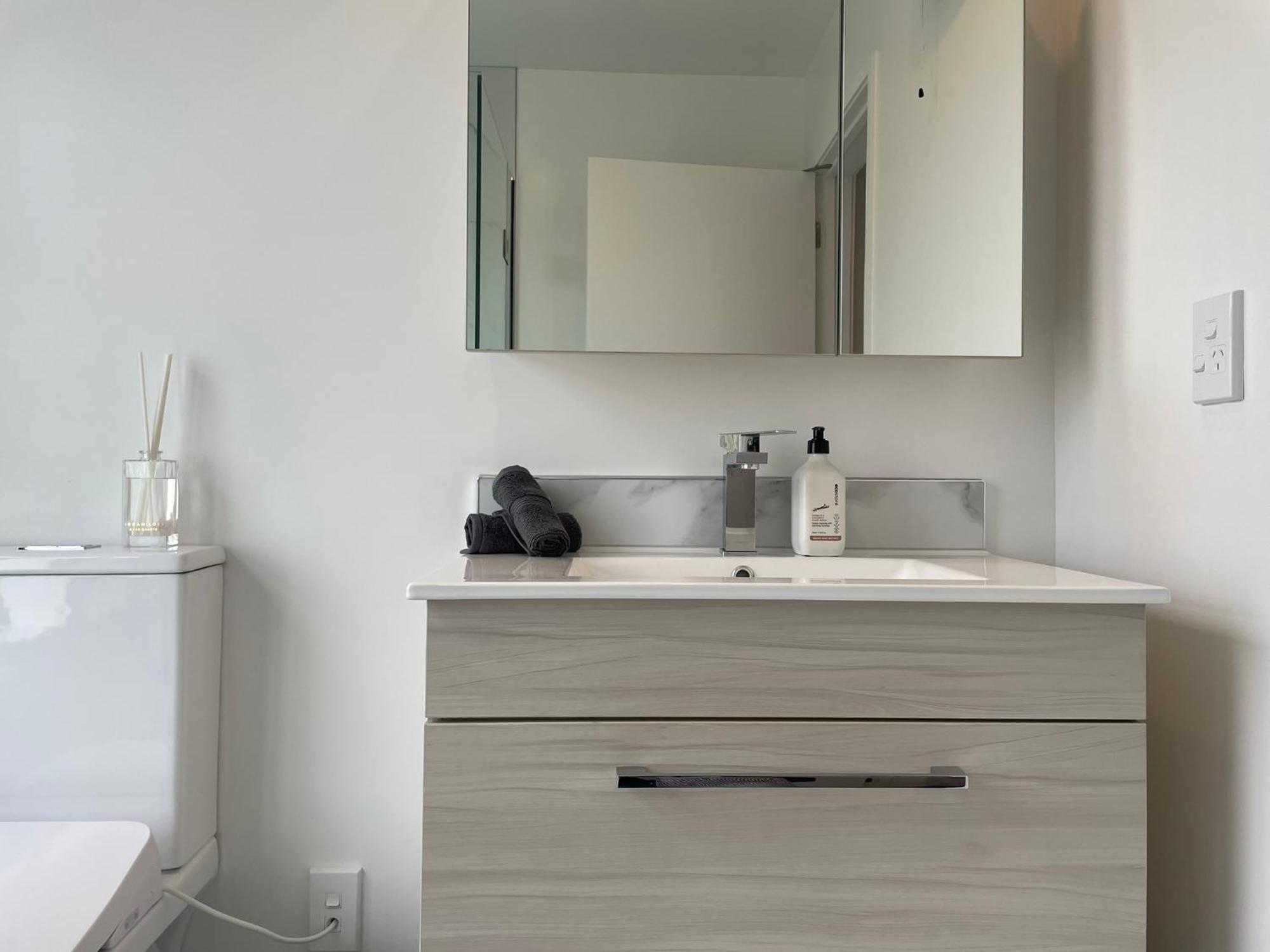 Luxury Cbd 2 Bed 2 Baths