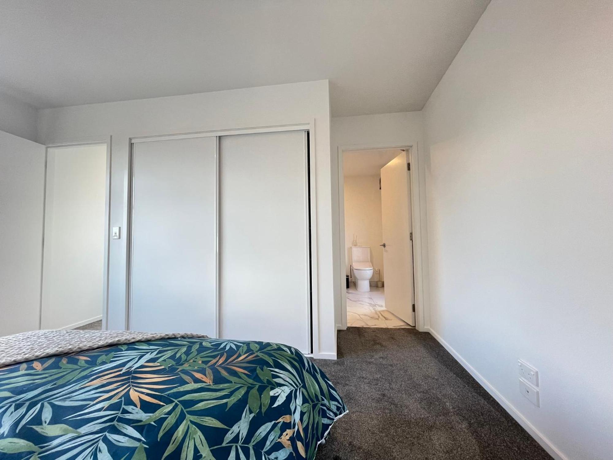 Luxury Cbd 2 Bed 2 Baths *