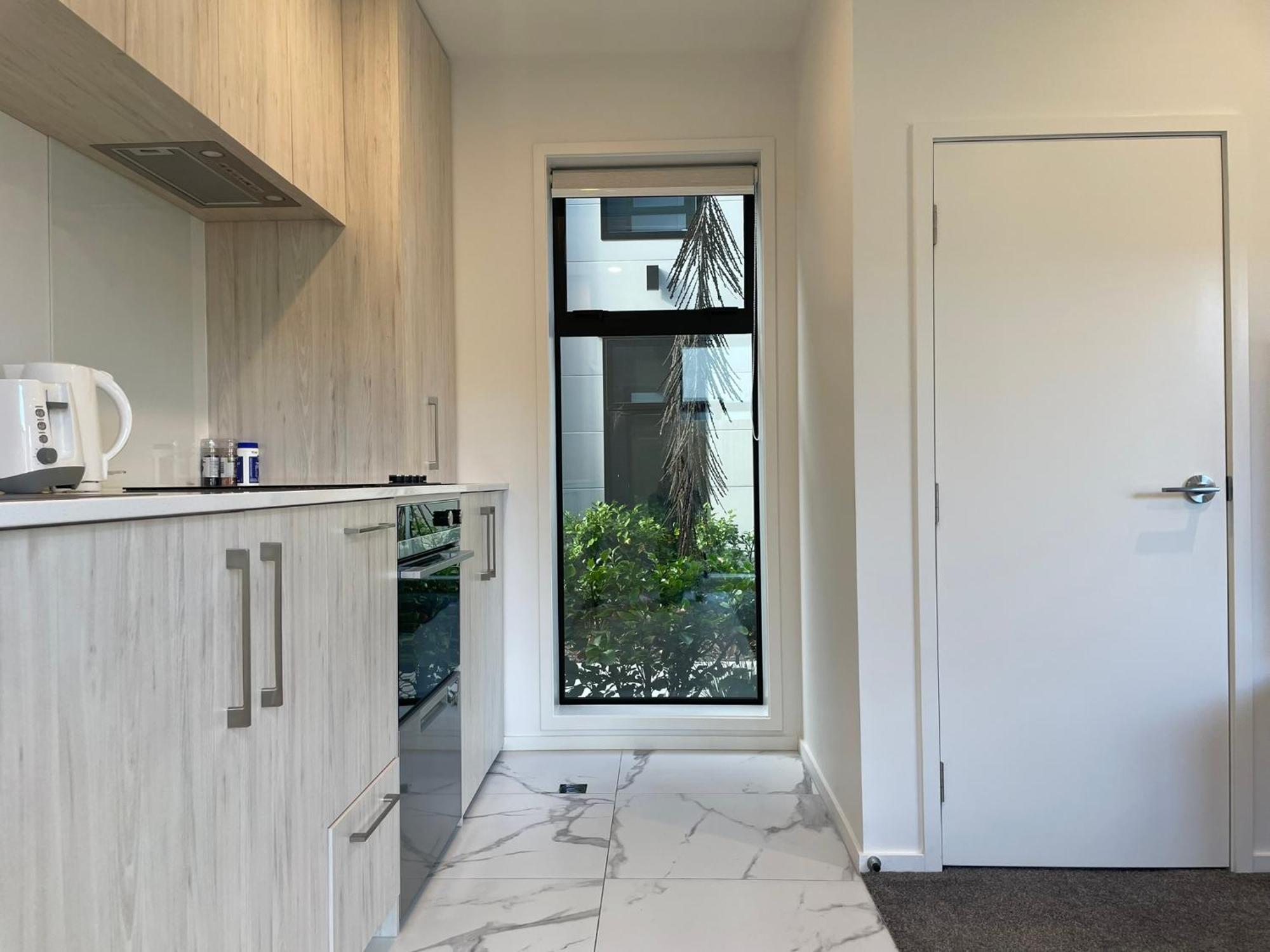 Luxury Cbd 2 Bed 2 Baths *
