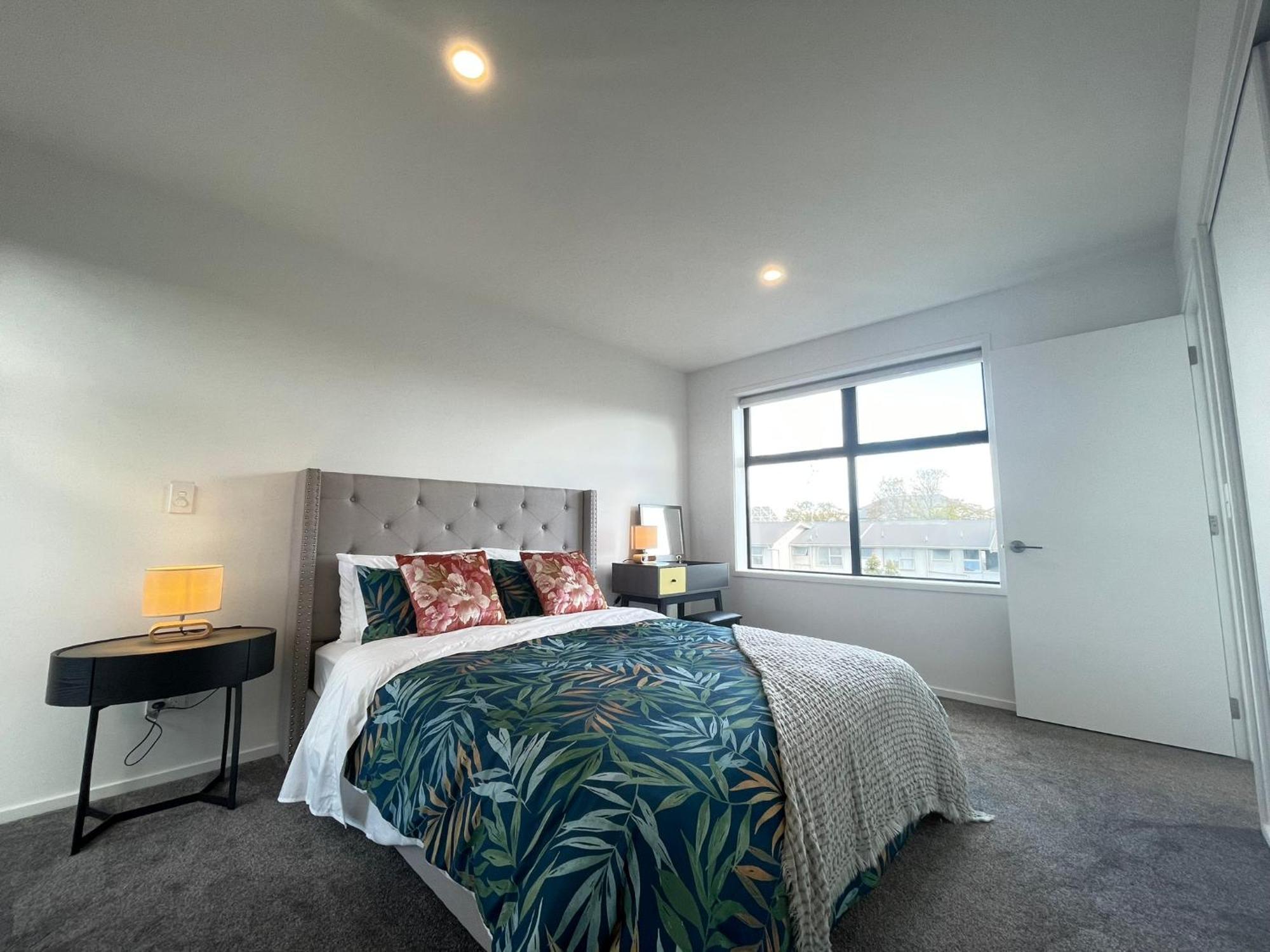 Luxury Cbd 2 Bed 2 Baths