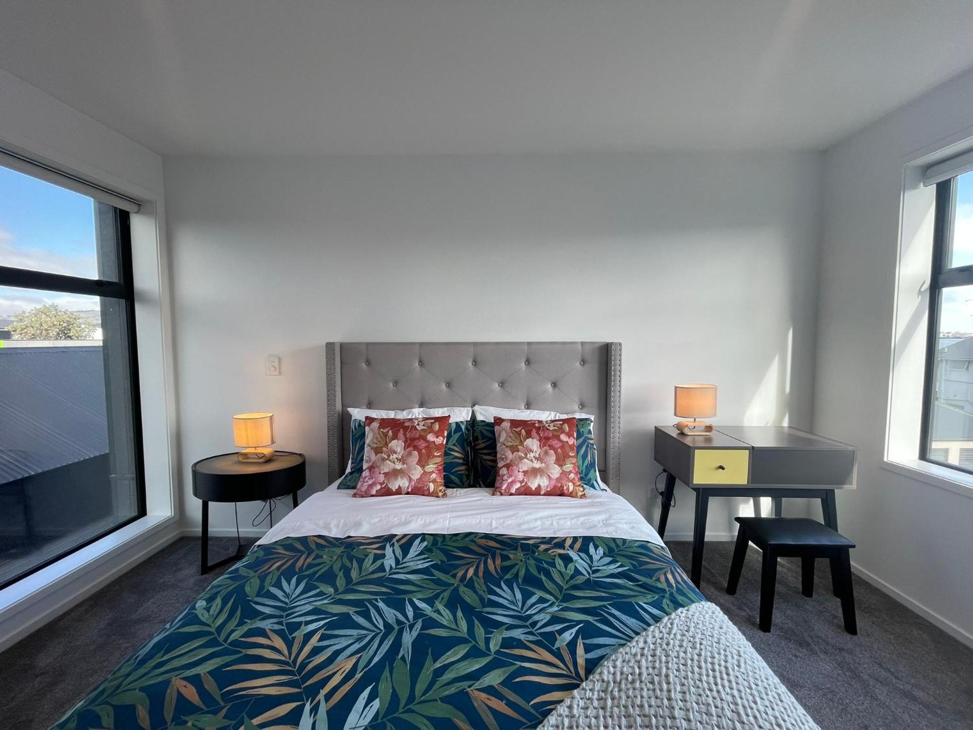 Luxury Cbd 2 Bed 2 Baths