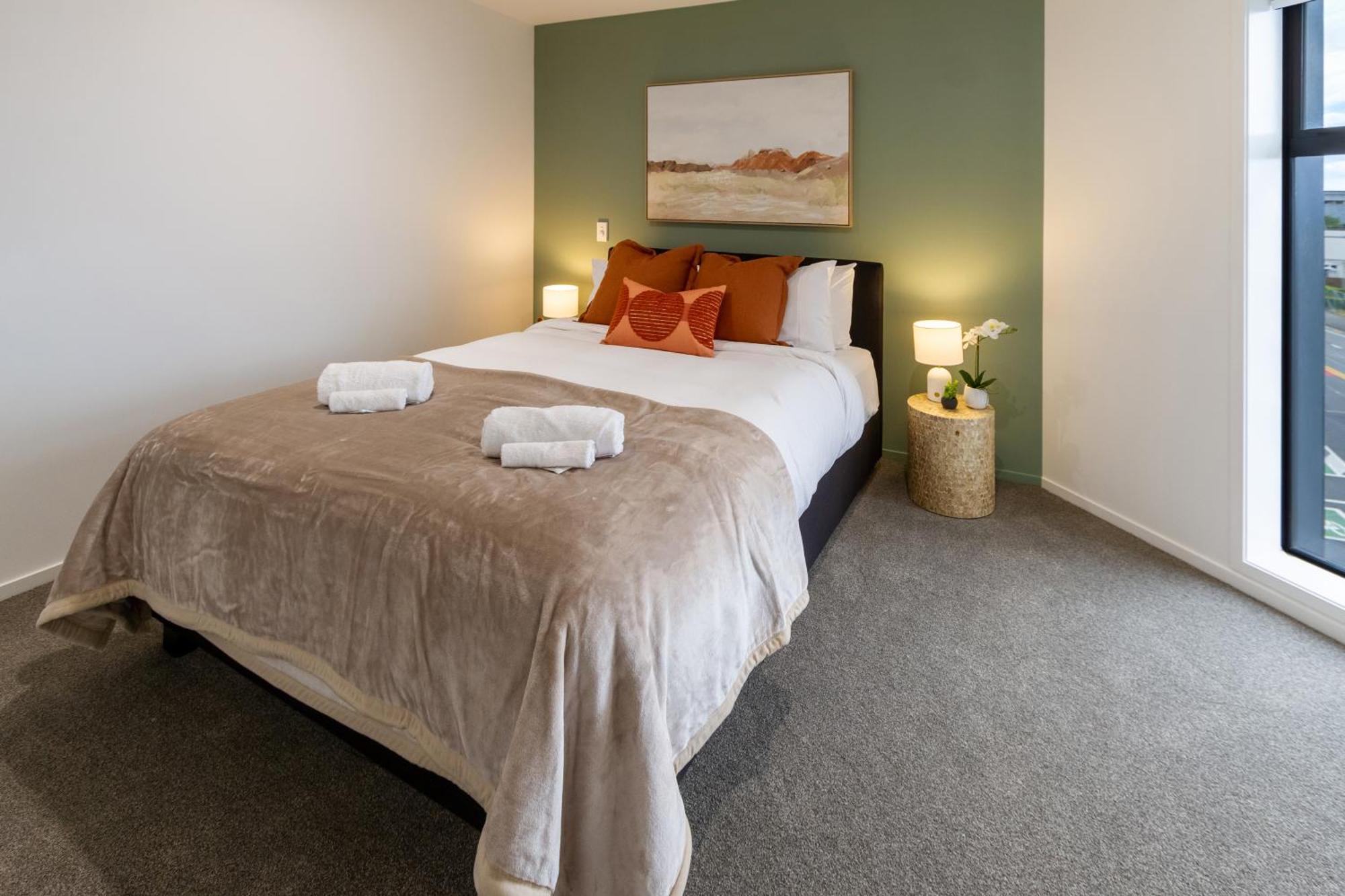Chic 3-br Cbd Gem In Christchurch: Prime Location * Christchurch